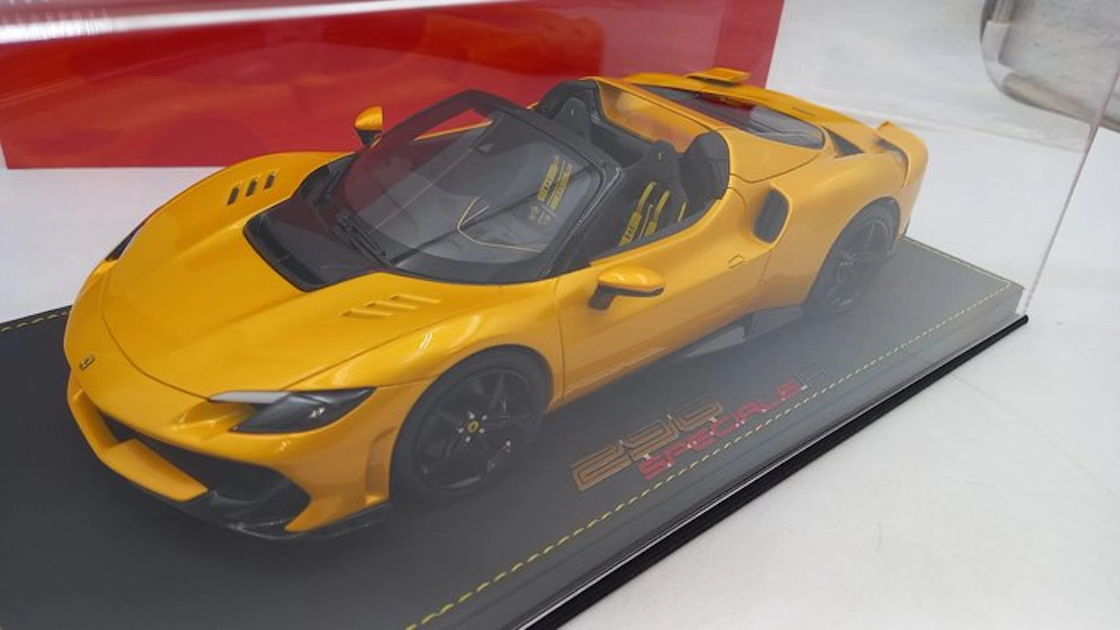 BBR 1:18 - Model car - Ferrari 296 Speciale A Giallo Tristrato