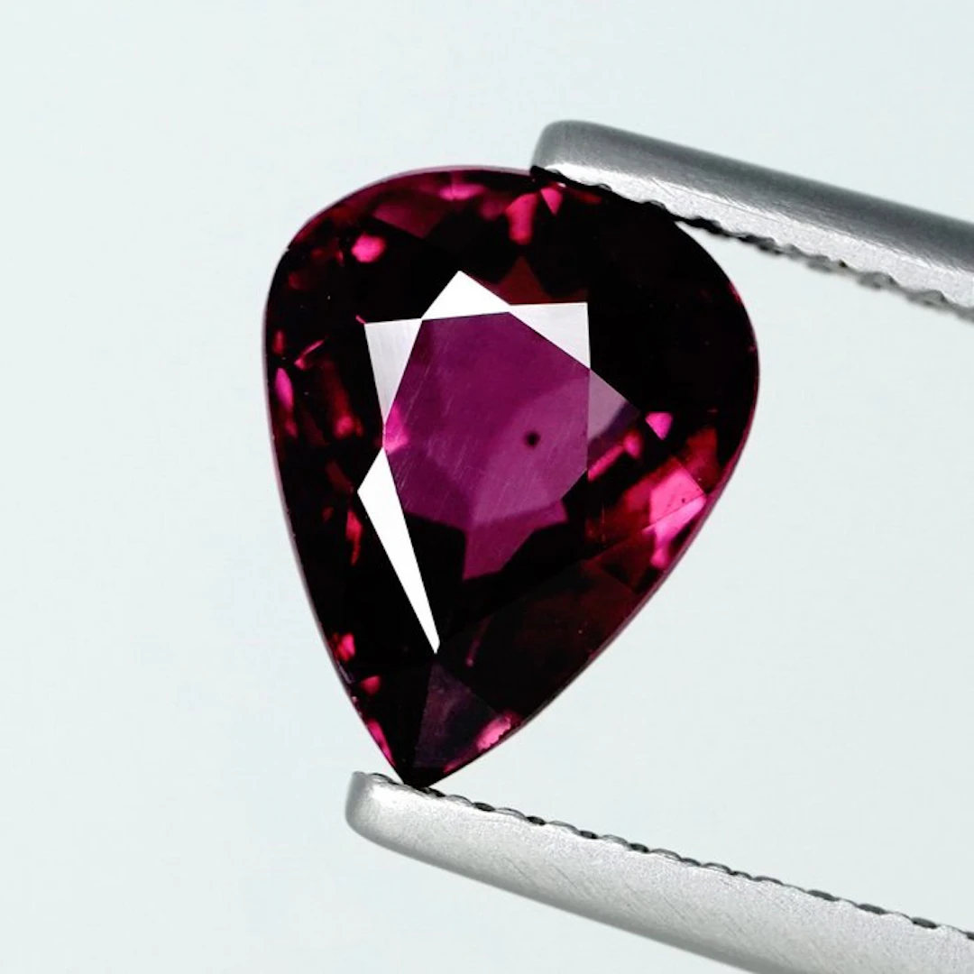 No reserve price - 1 pcs Purple Garnet