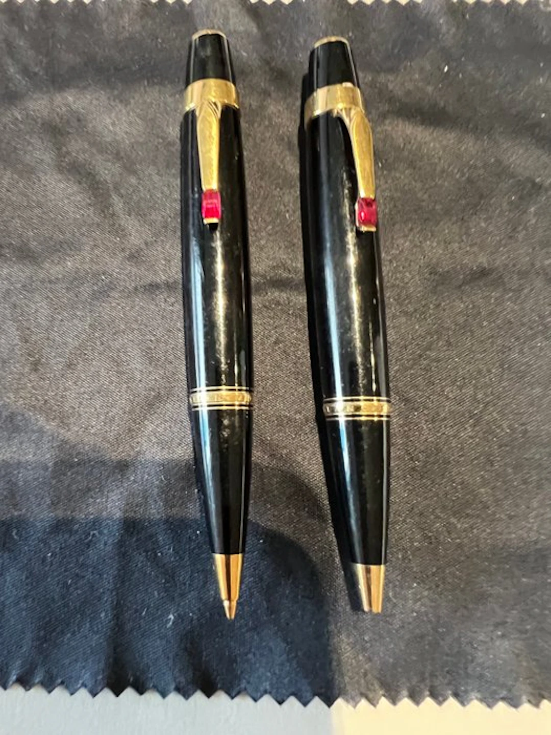 Montblanc - Desk set (2) - Boheme Rouge - Plastic, Gold plated
