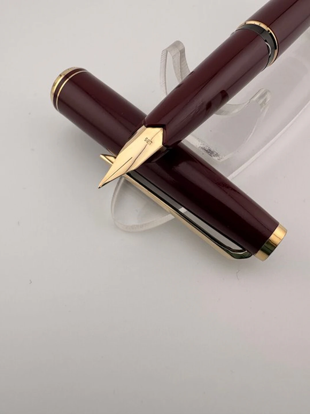 Montblanc - Germany Bordeaux - 14K 585 Gold Nib - Fountain pen