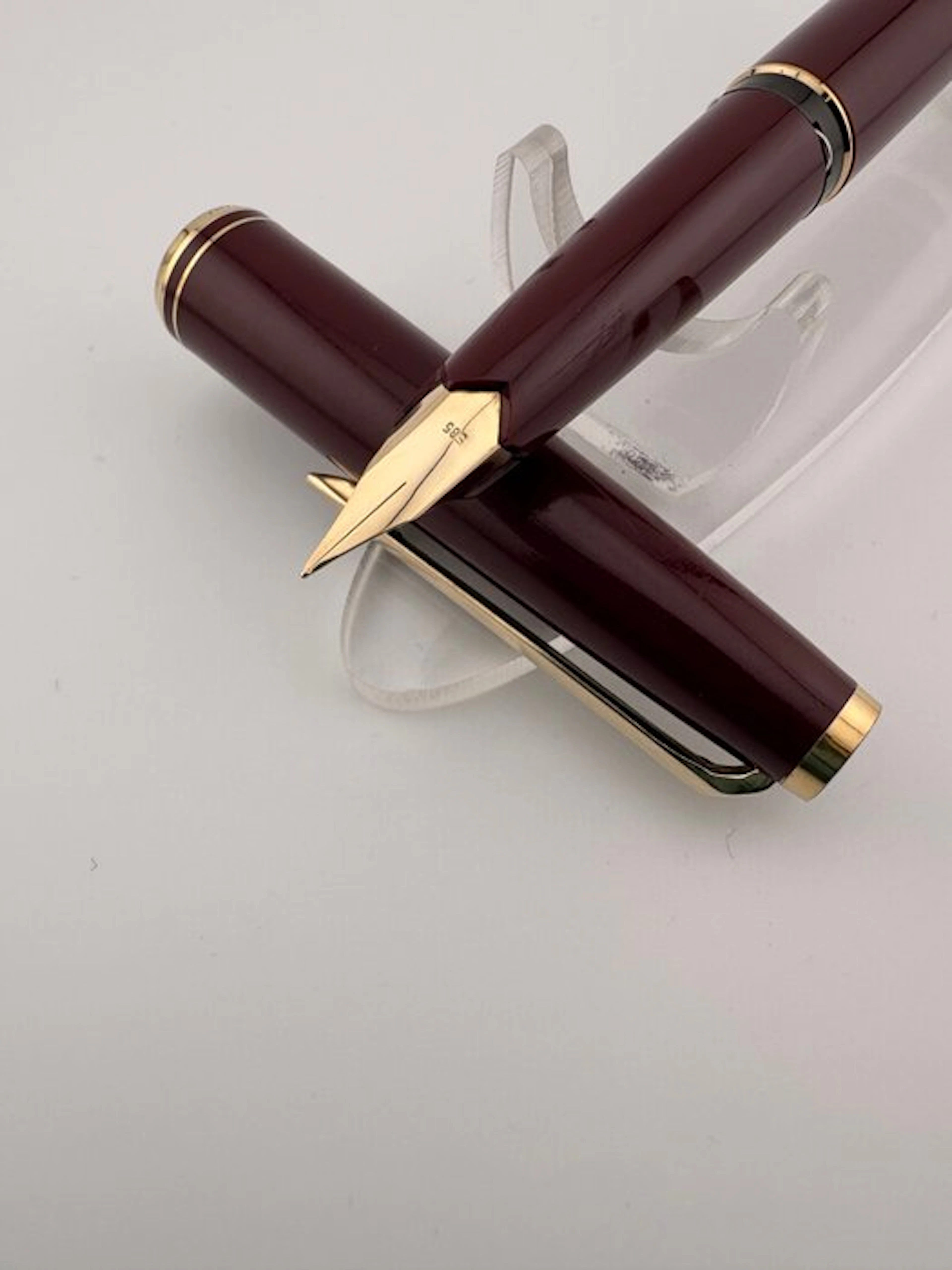 Montblanc - Germany Bordeaux - 14K 585 Gold Nib - Fountain pen