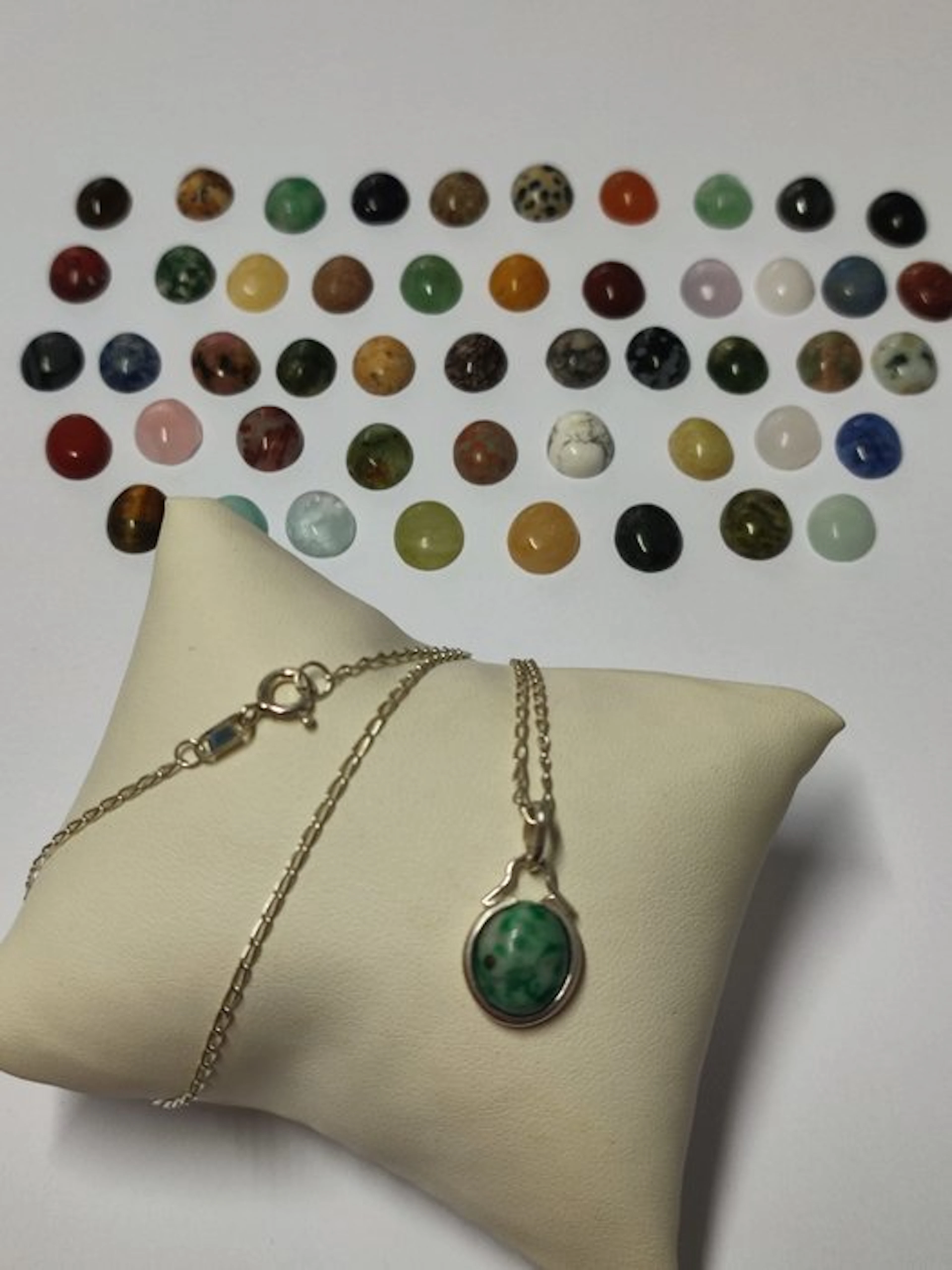 50 gems. Necklace with pendant, 925 sterling silver. Cabochon- 180 g