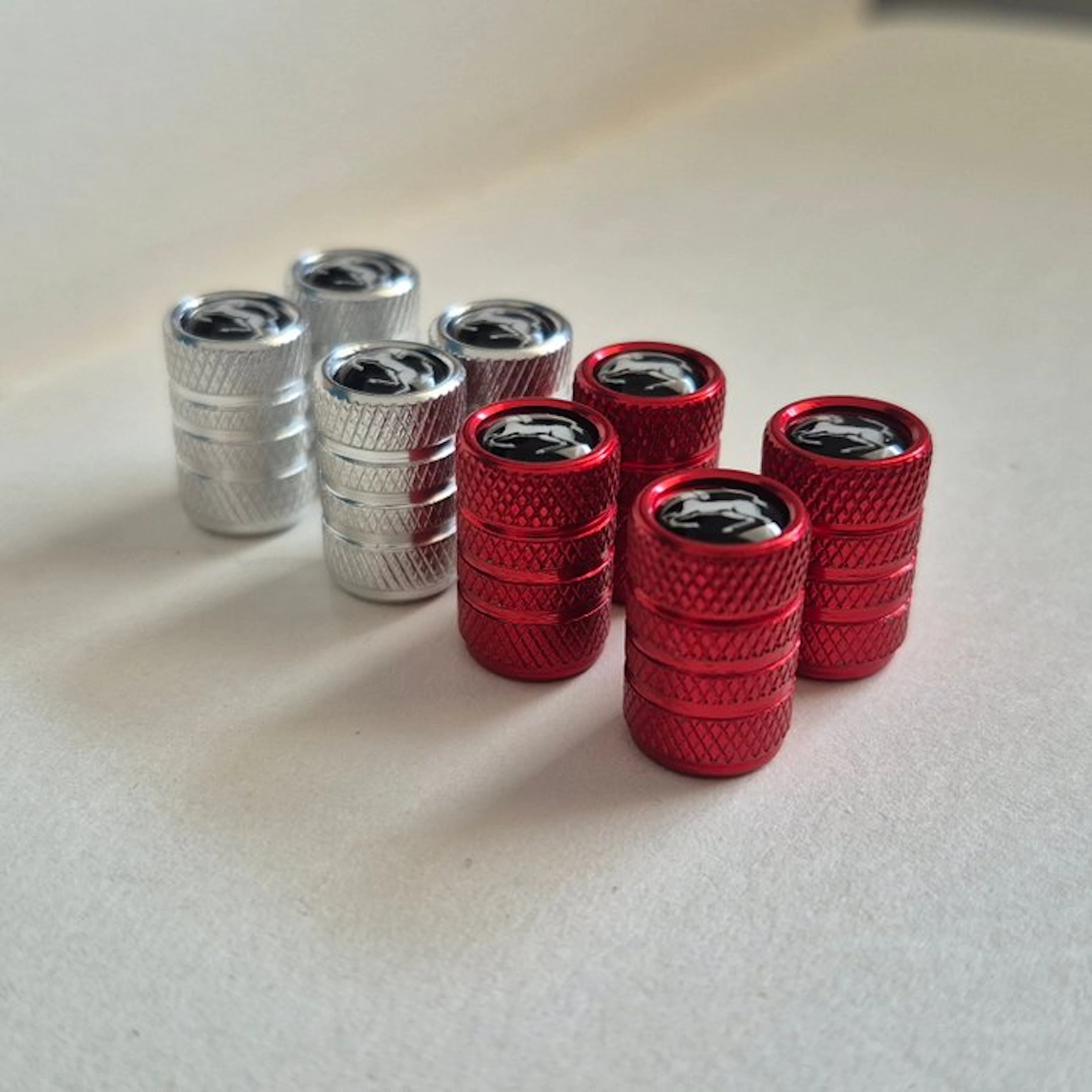 Valve caps in 2 colors - Ferrari - universeel