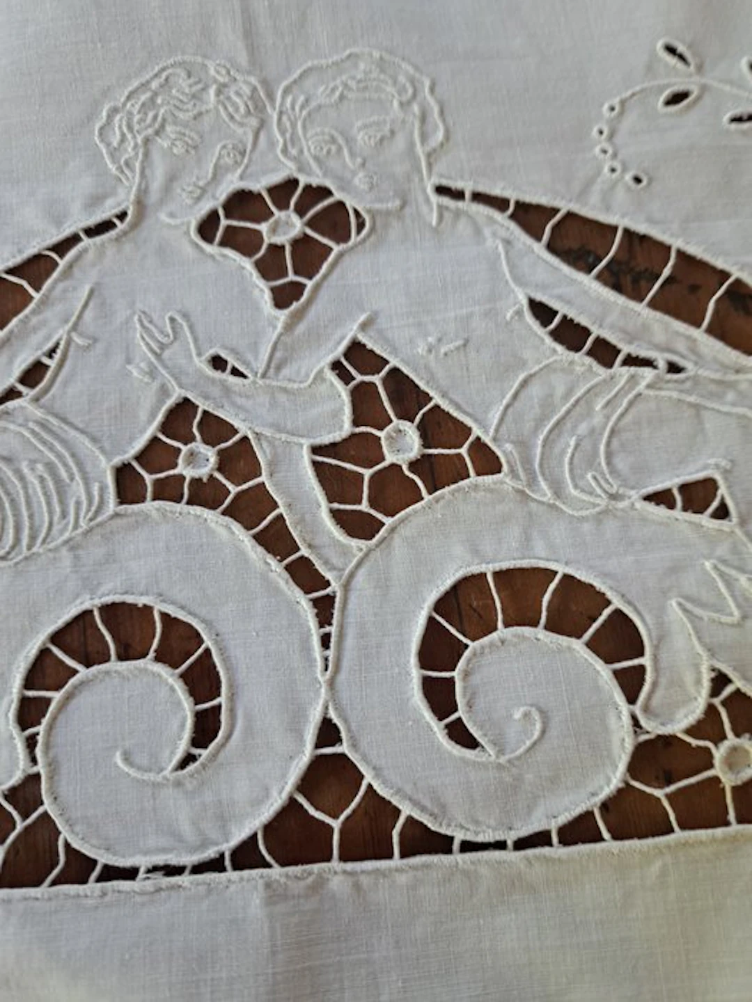 Embroidery - 78 cm - 93 cm