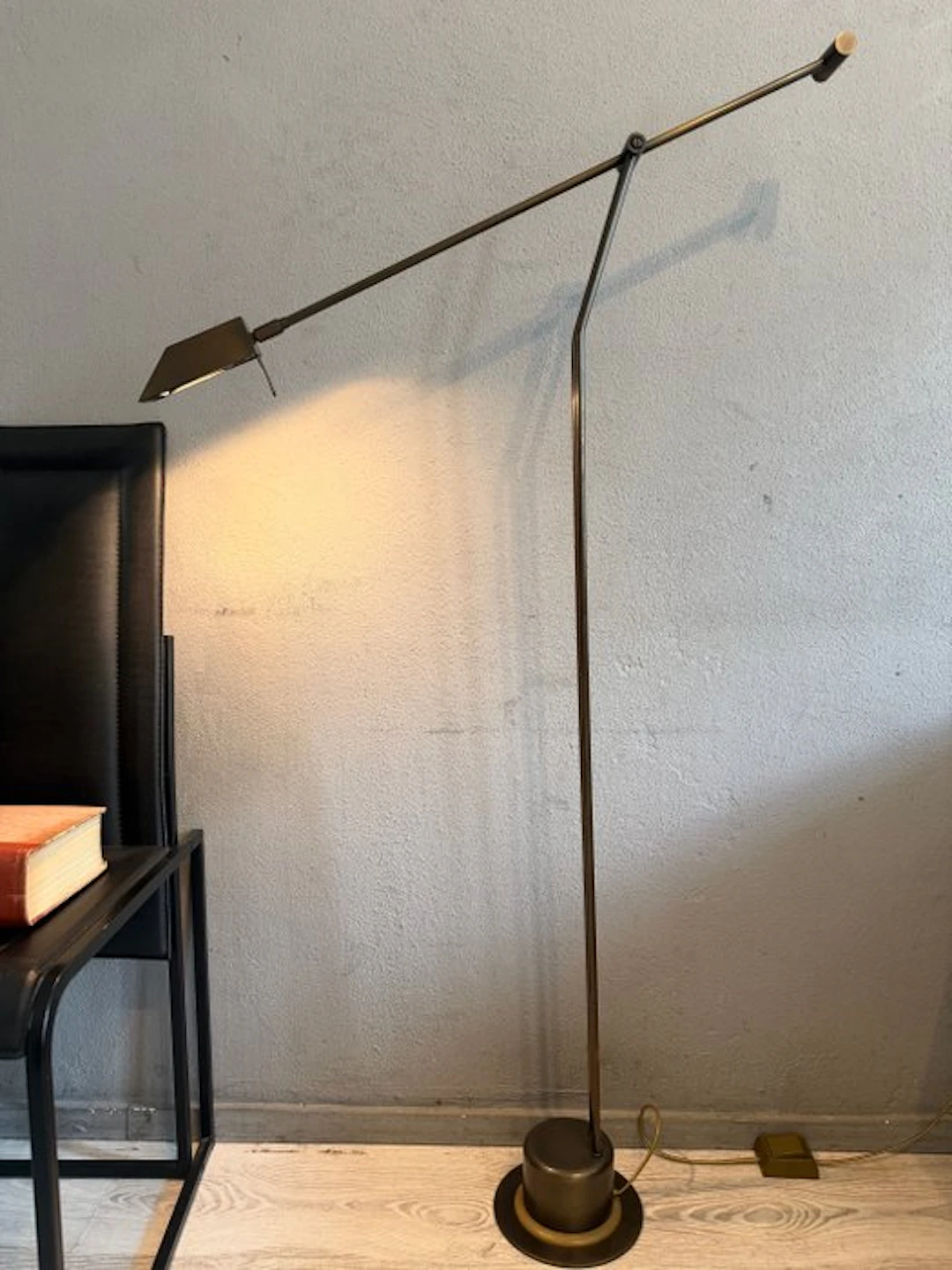 Massive - Floor lamp - Metal - Cantilever lamp