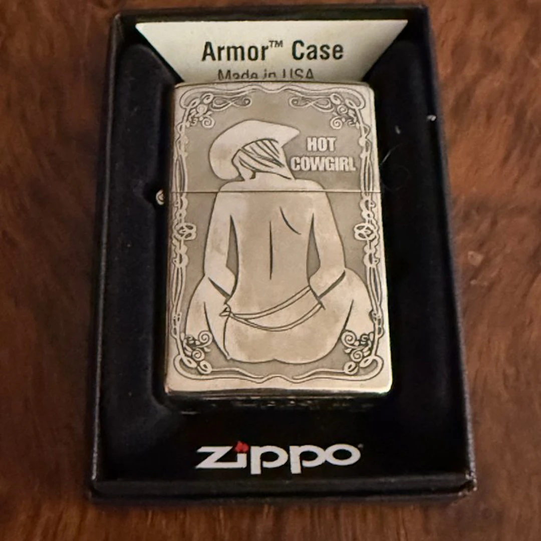 Zippo - Zippo Armor “Hot Cowgirl” - Lighter - Steel (stainless)