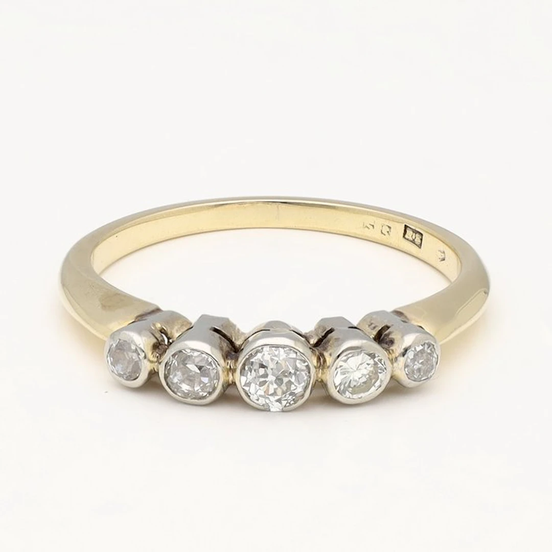 Ring - 14 kt. Yellow gold - 0.19ct. tw. Diamond (Natural)