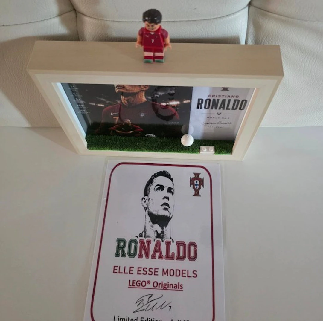 LEGO - Limited edition 1 di 10 - Cristiano Ronaldo CR7...