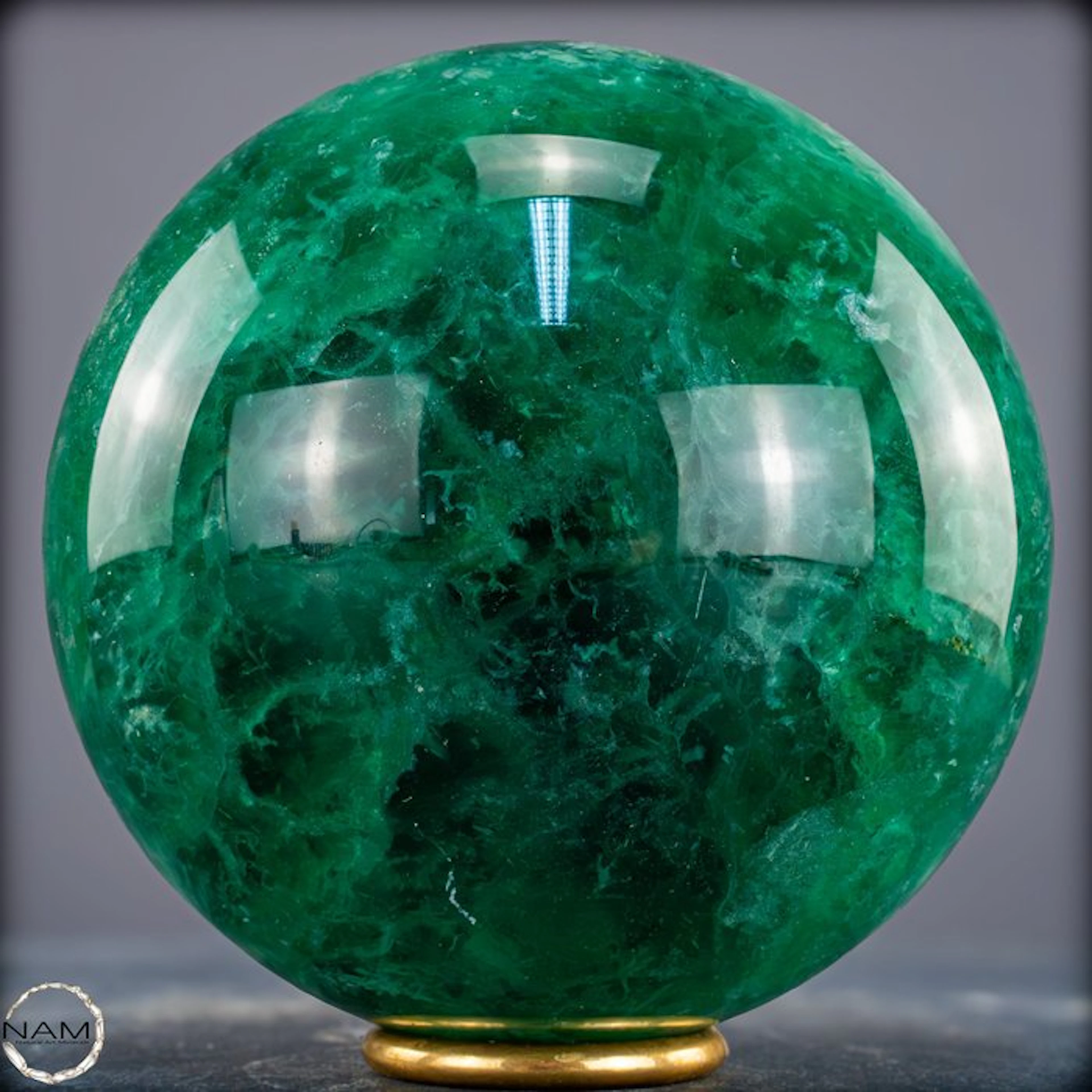 Exclusive green fluorite sphere – Symbol of clarity