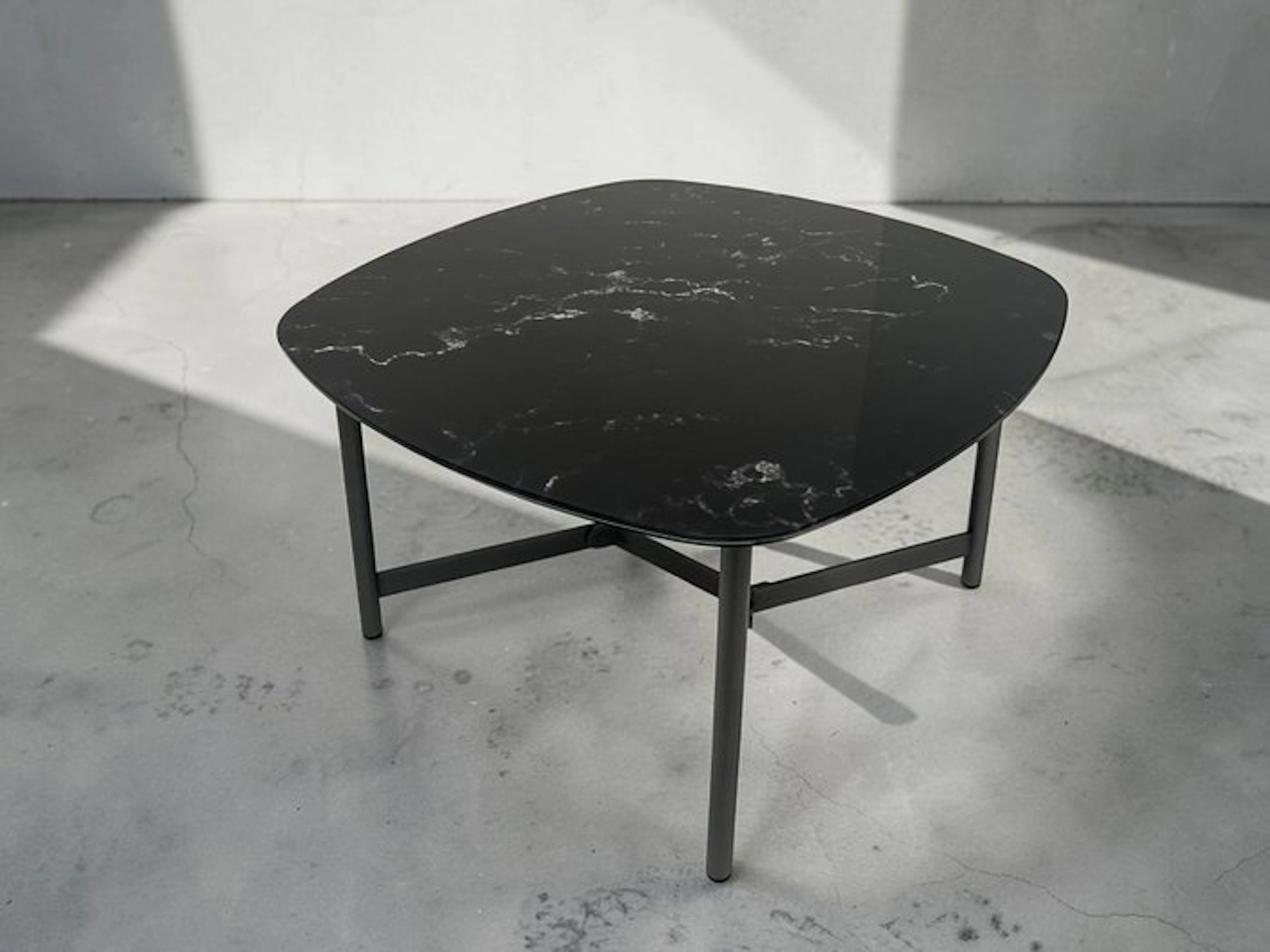 Maconi - Side table - My lord - "NEW" painted metal / printed glass