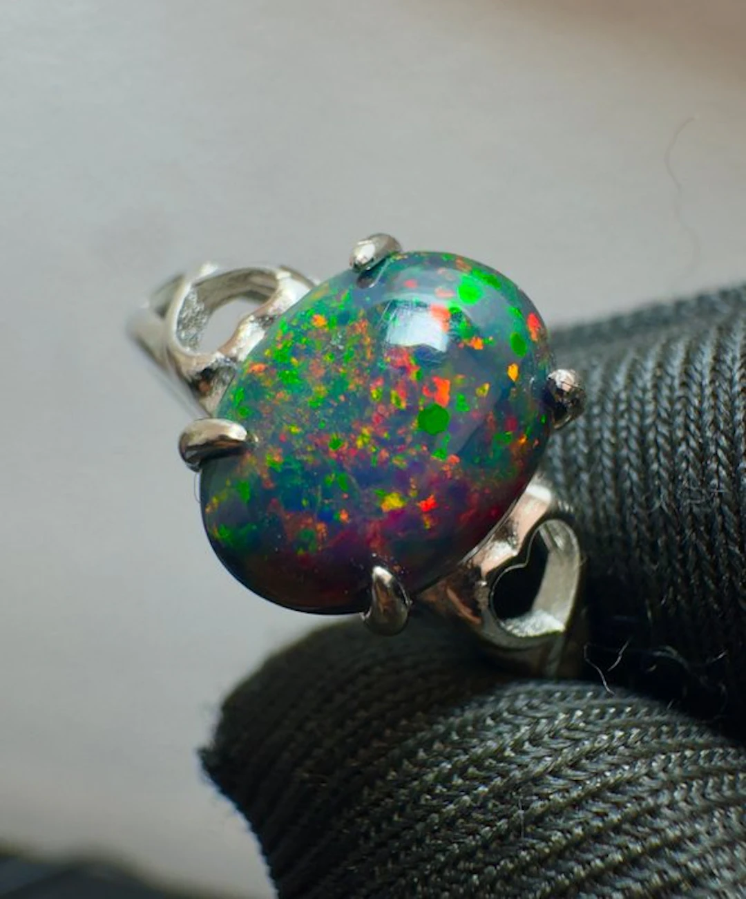 Opal Jewellery- 2.4 g - (1)