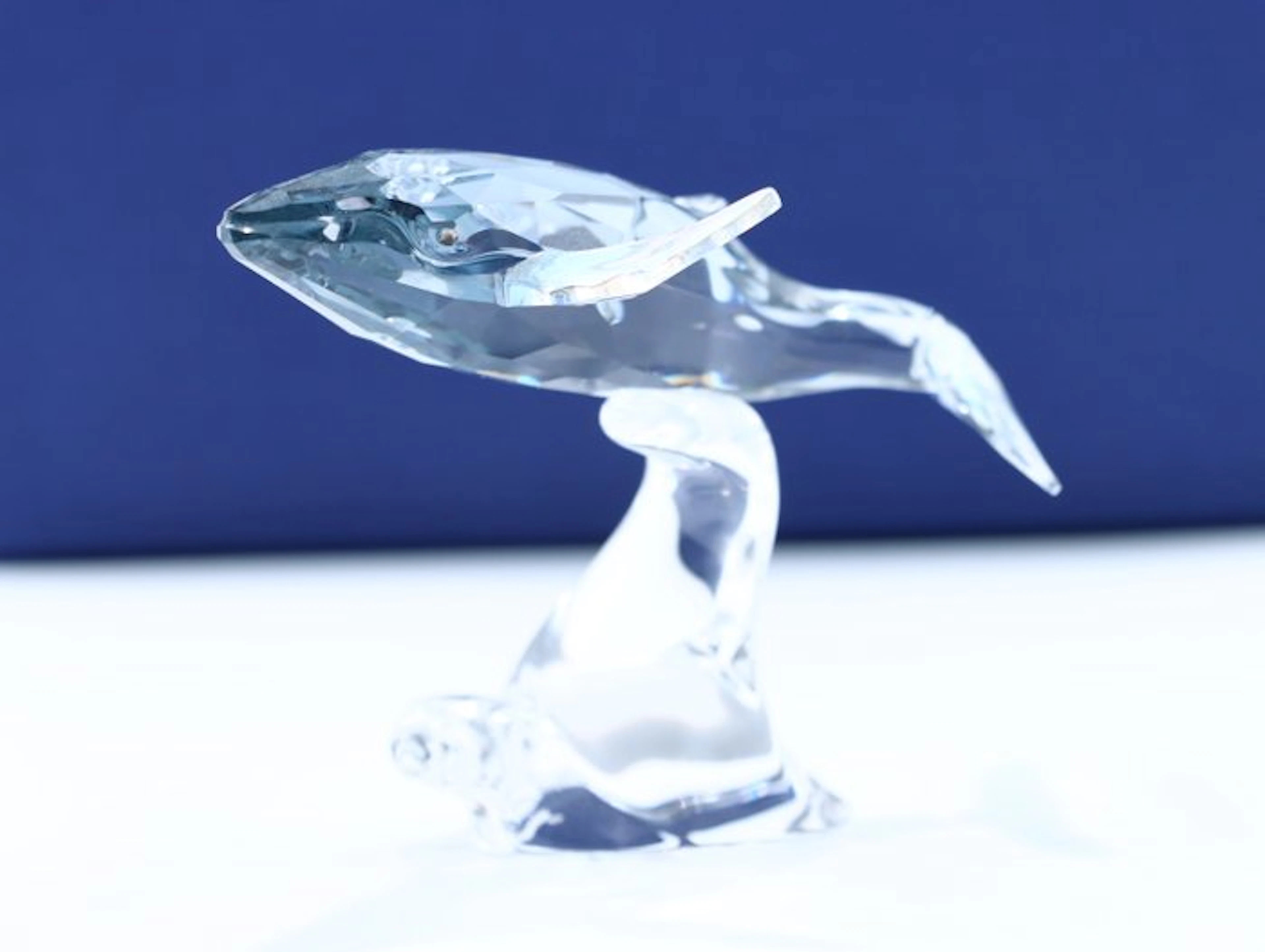 Figure - Swarovski - Jonge walvis (Boxed) - Crystal