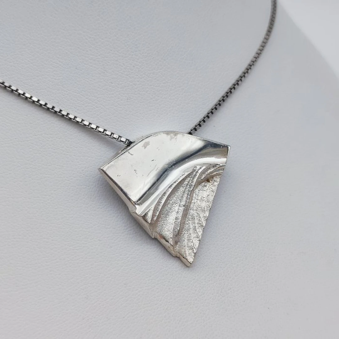 No reserve price - Siru Koru - Necklace with pendant Silver - Matti