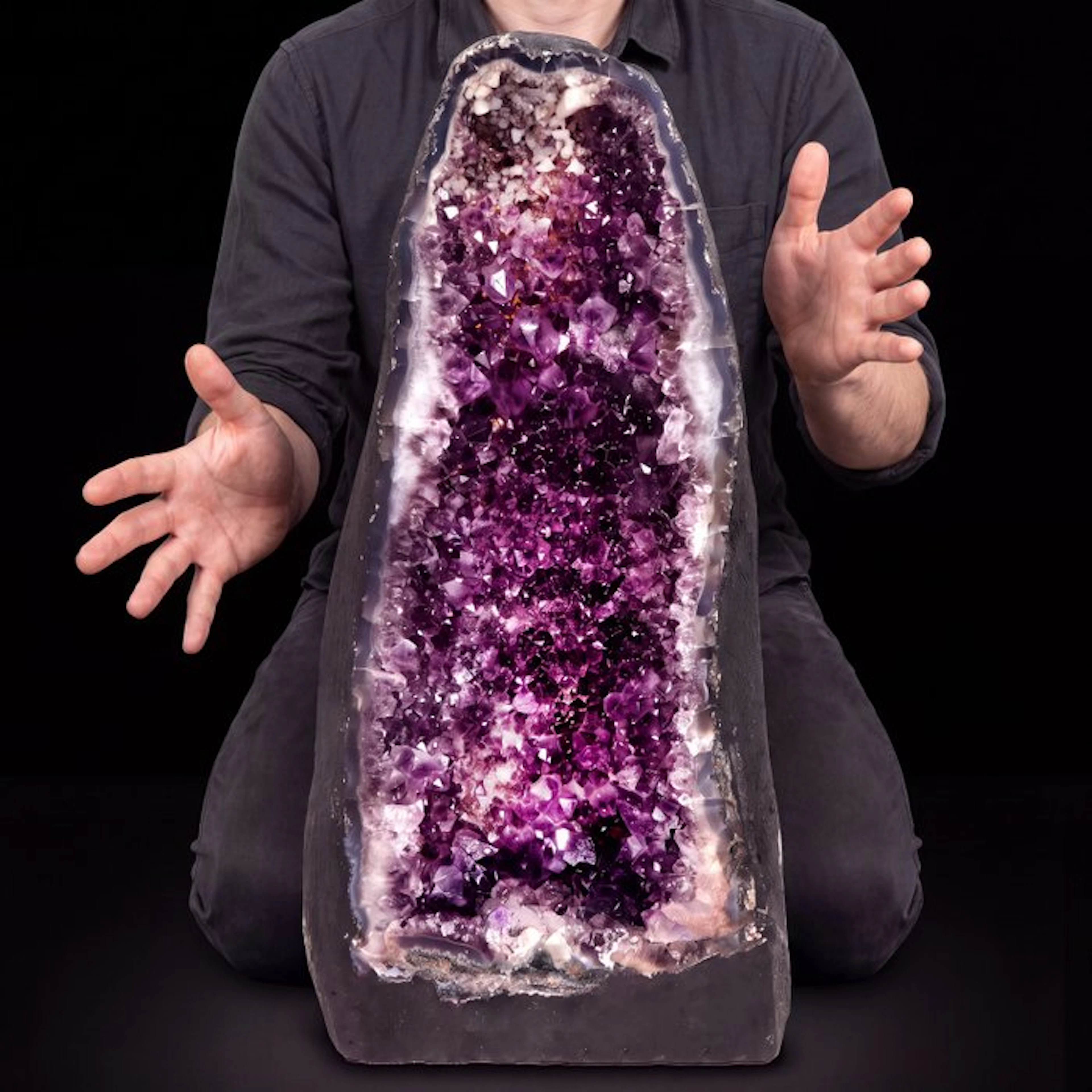 Vivid Amethyst - 43x20x18 cm - Cathedral- 14.2 kg