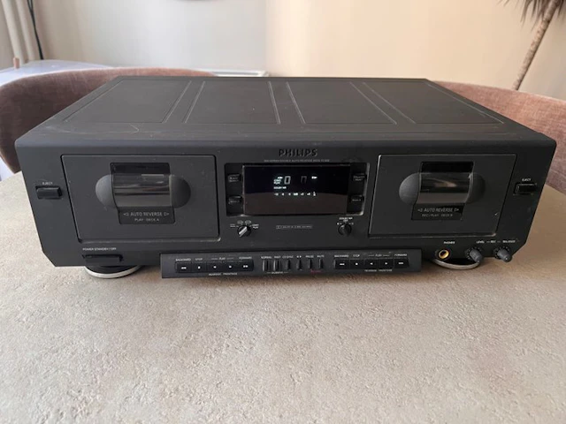 Philips - FC930 Dolby B/C NR and HX Pro Cassette recorder-player
