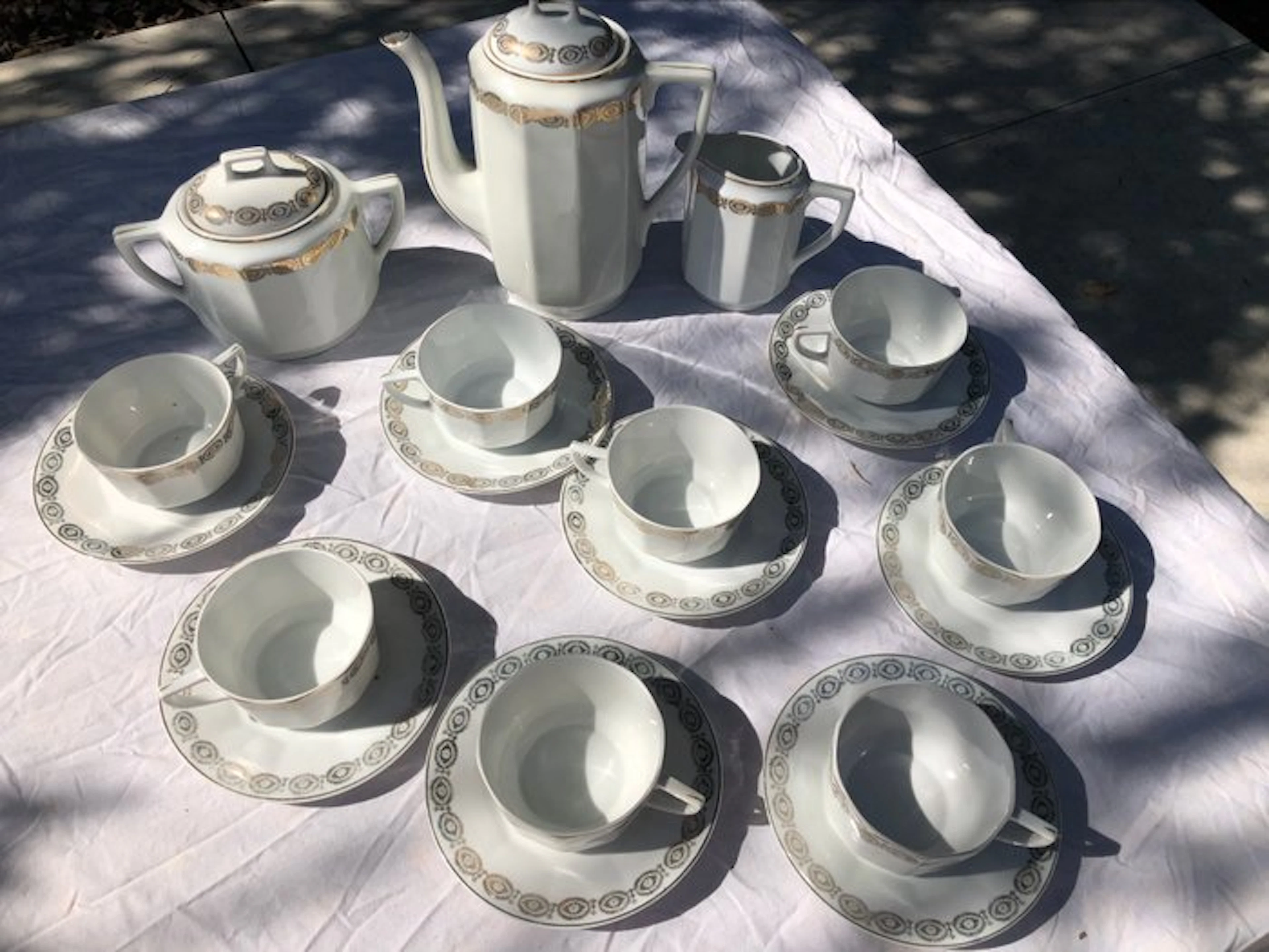 Porcelaine de Limoges - Tea service (18) - Porcelain - Set of 2 place settings