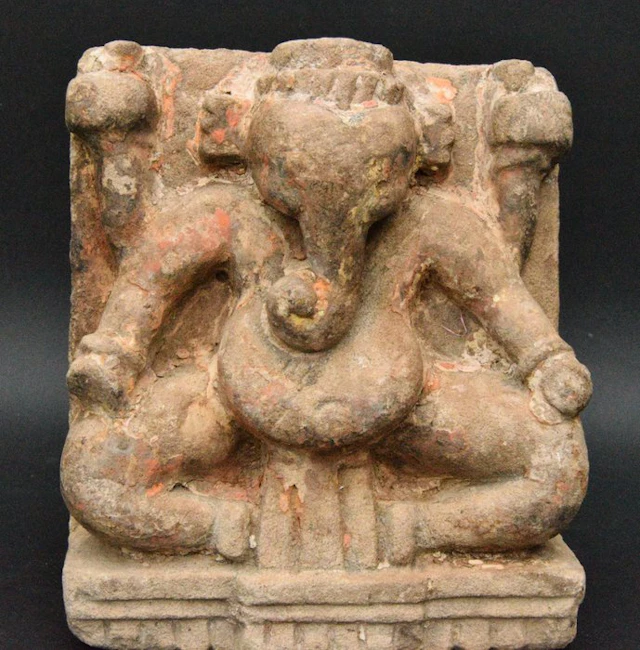 Ancient Ganesh stone - Stoneware - India - 19th century