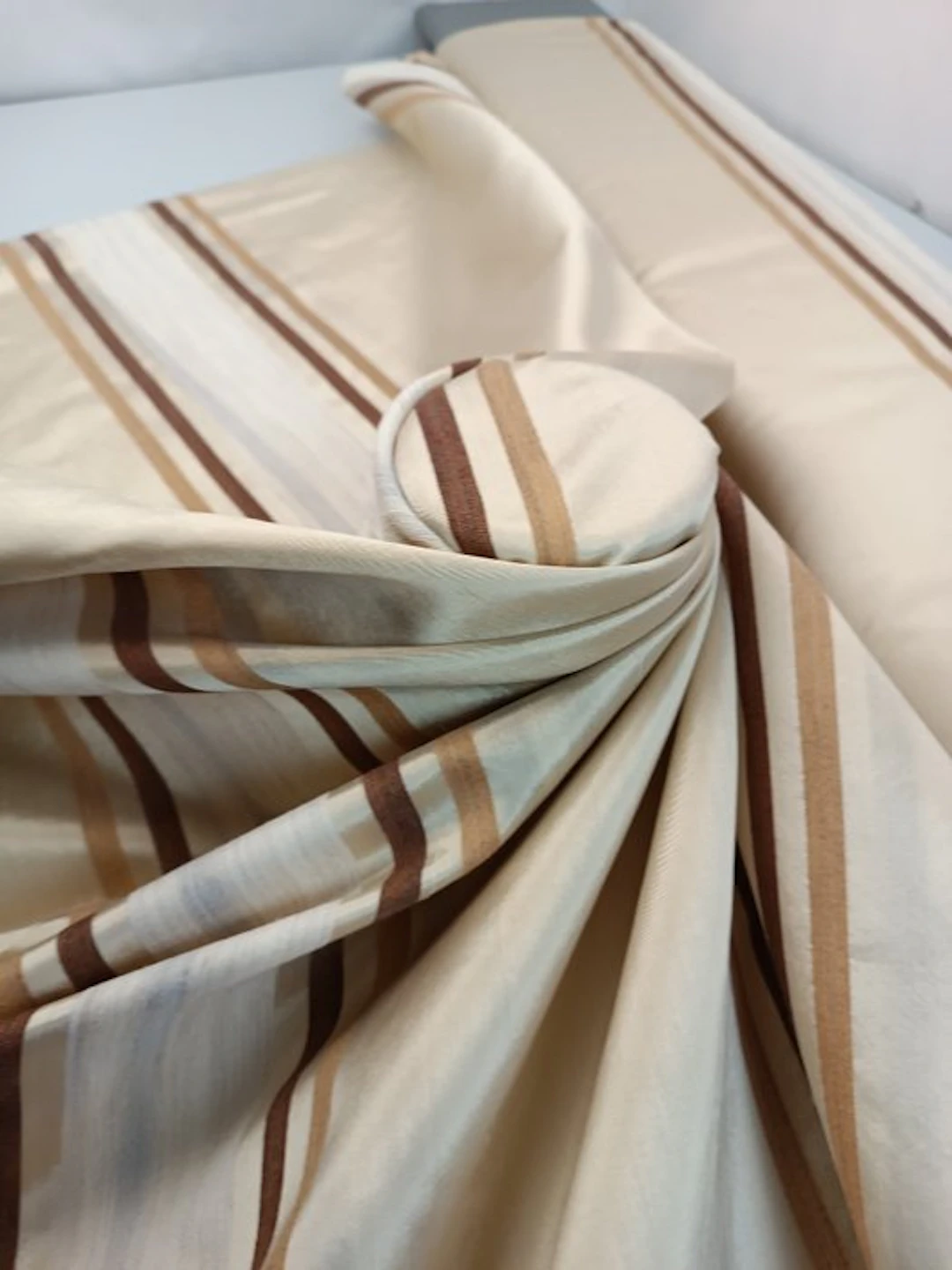 Upholstery fabric (2) - 600 cm - 150 cm - Pure silk shantung