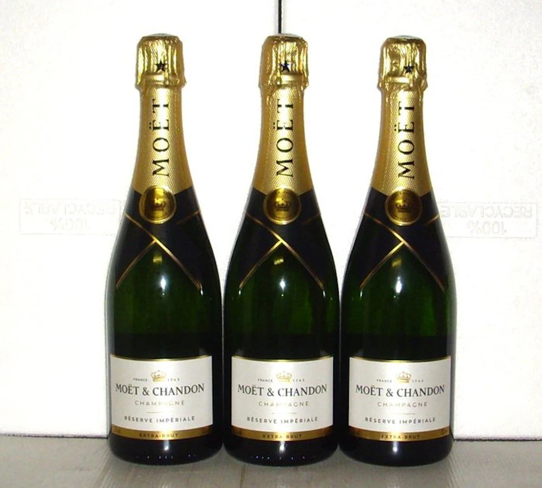 Moët & Chandon, Réserve Impérial - Champagne Extra Brut - 3 Bottles (0.75L)