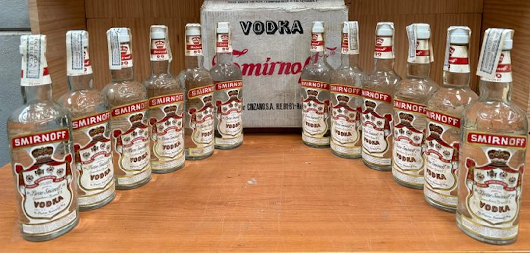 Smirnoff - Vodka - b. 1980s - 75cl - 12 bottles
