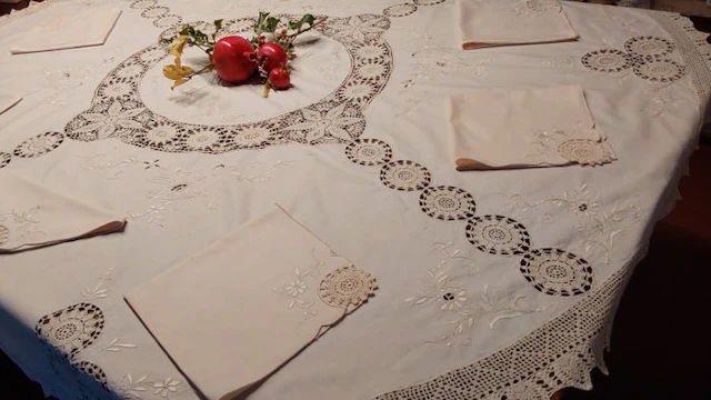 tovaglia rotonda - Tablecloth (9) - 170 cm - 170 cm - Ancient trousseaus
