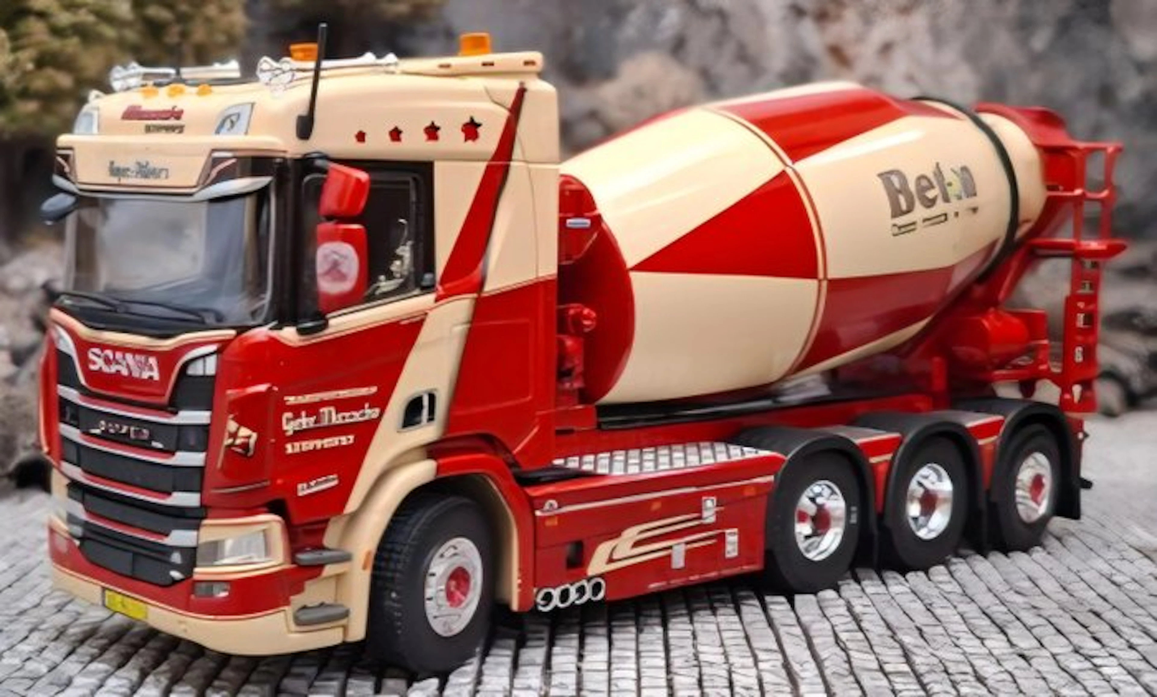 Tekno 1:50 - Model truck - SCANIA R620 - concrete mixer "Gebr. Mussche"