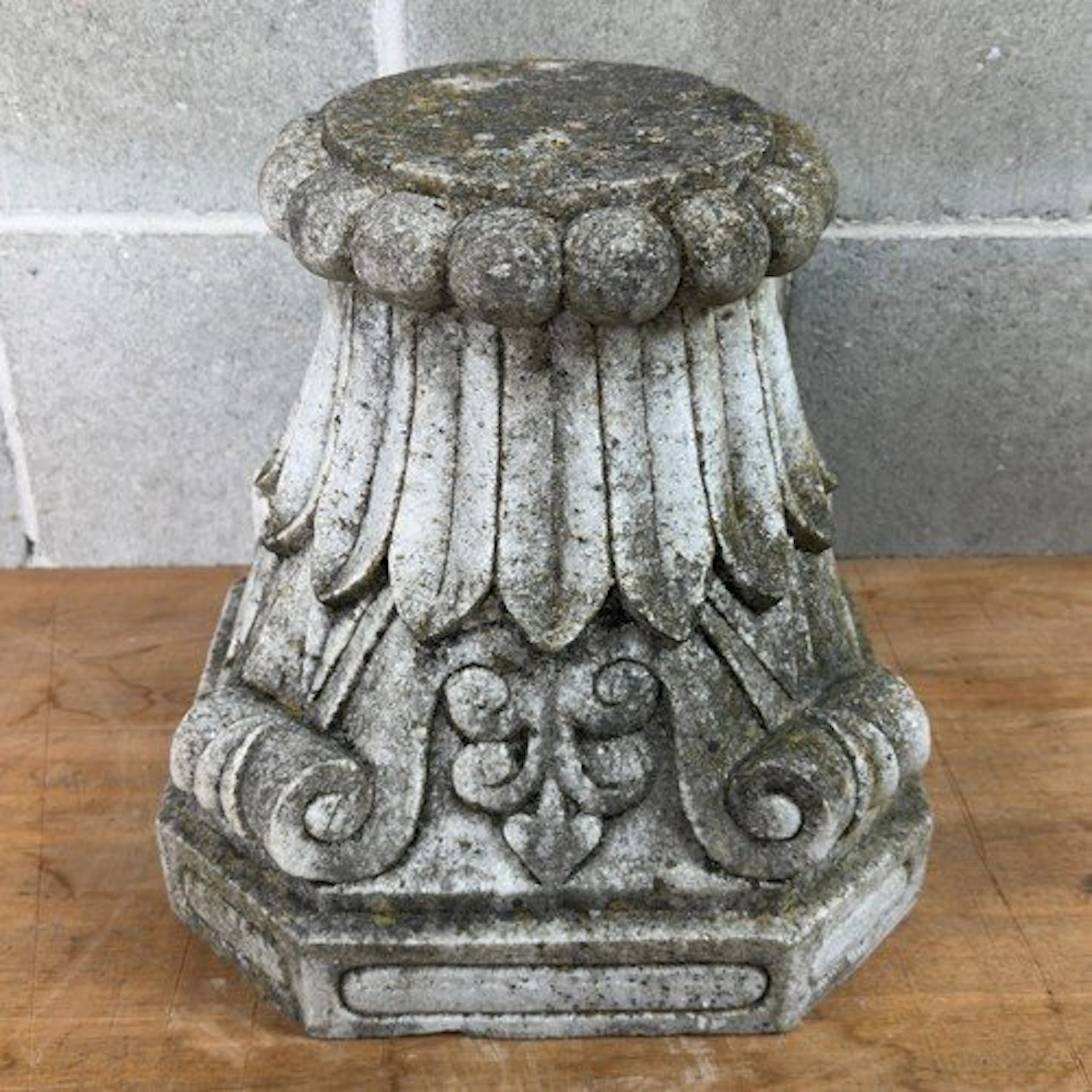 Antique Capital - 1900-1910 - marble capital