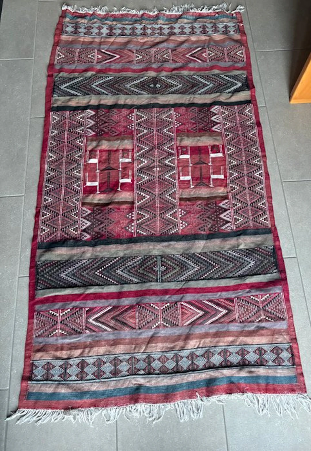 Carpet - 210 cm - 100 cm