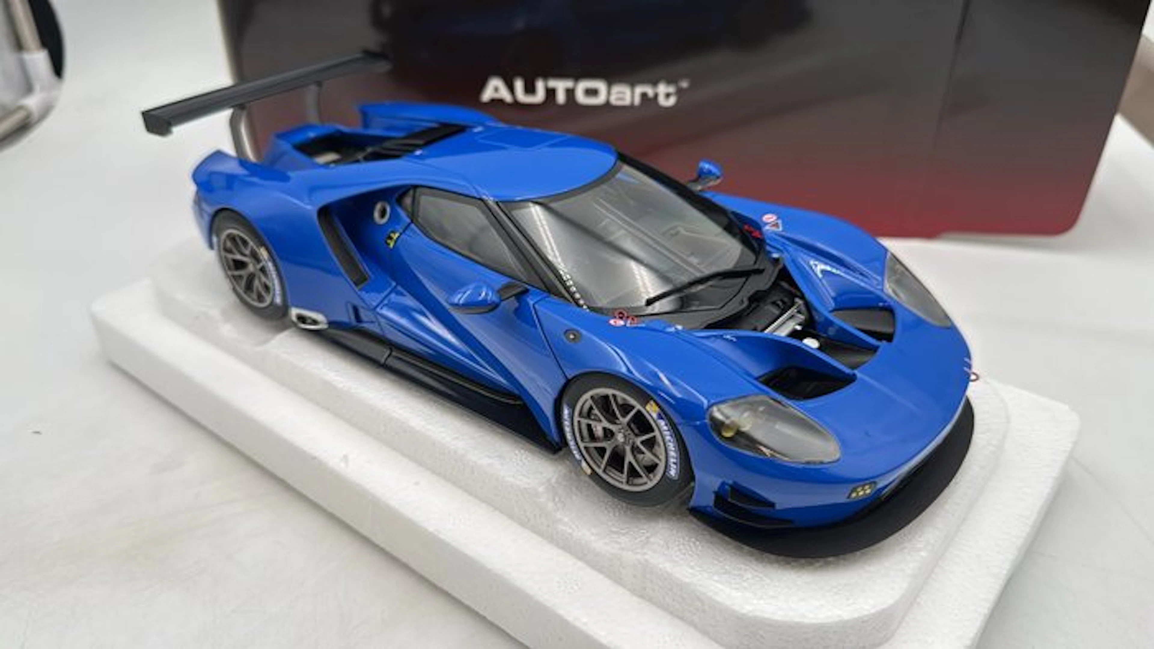Autoart 1:18 - Model car - Ford GT Le Mans - (cod.O33)