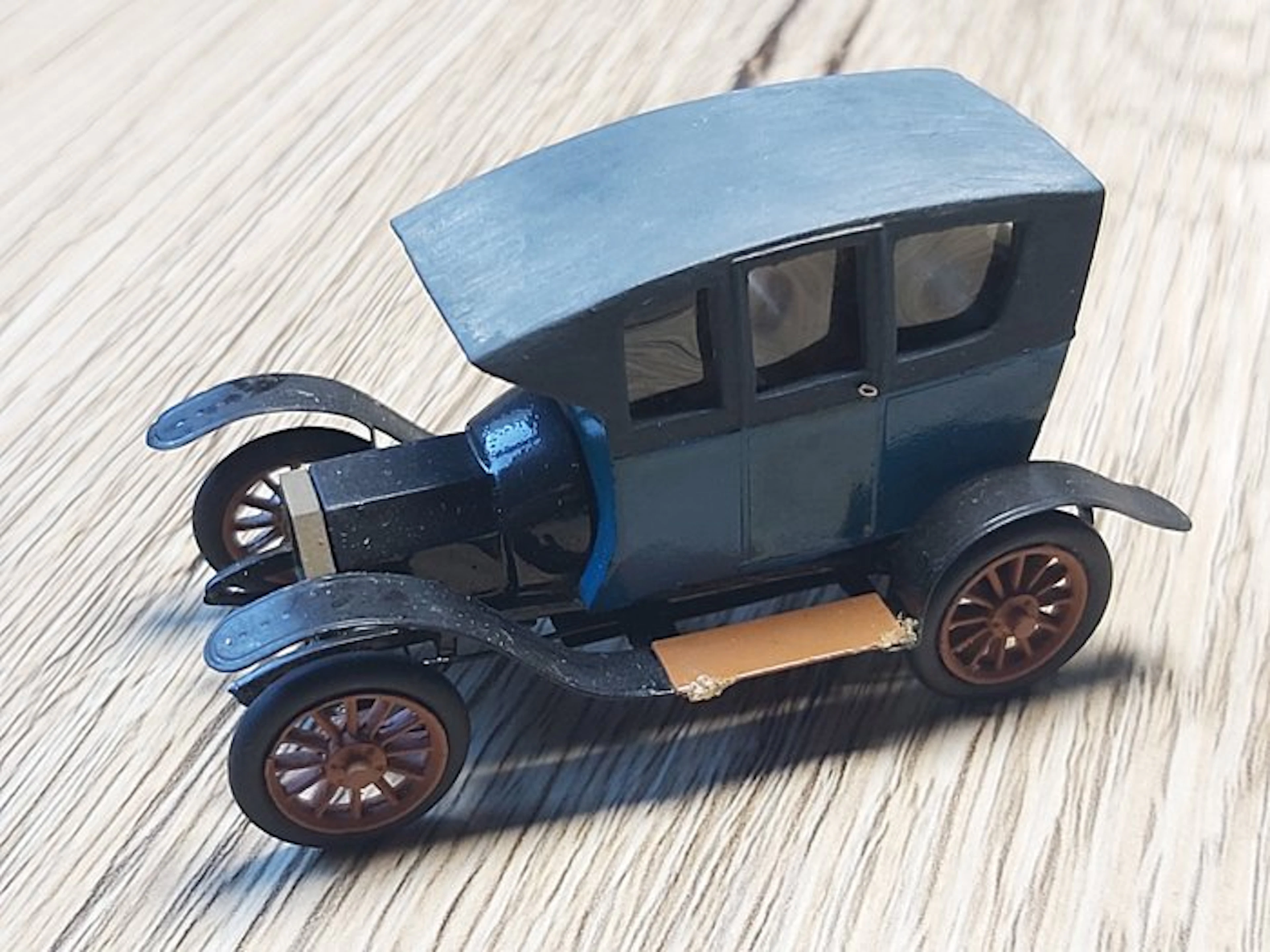 Heco Miniatures 1:43 - Model car - Bugatti Type 13...