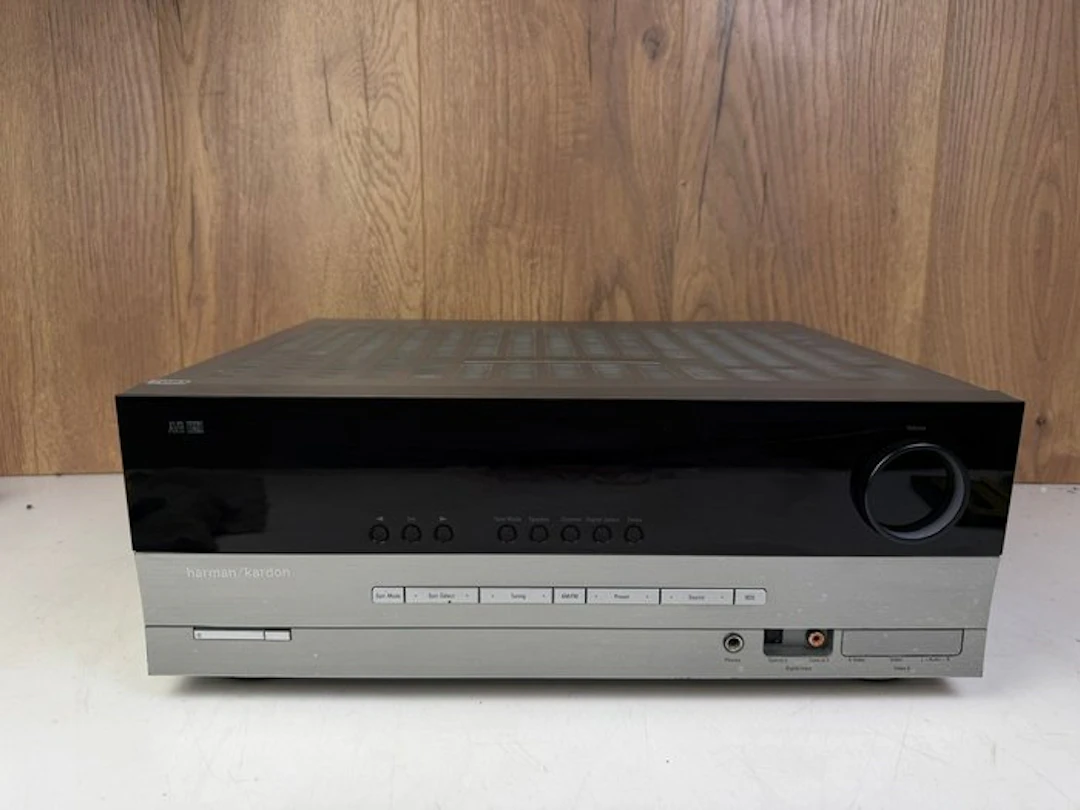 Harman Kardon - AVR-145 / 5.1 Channel AV Solid state multi-channel receiver
