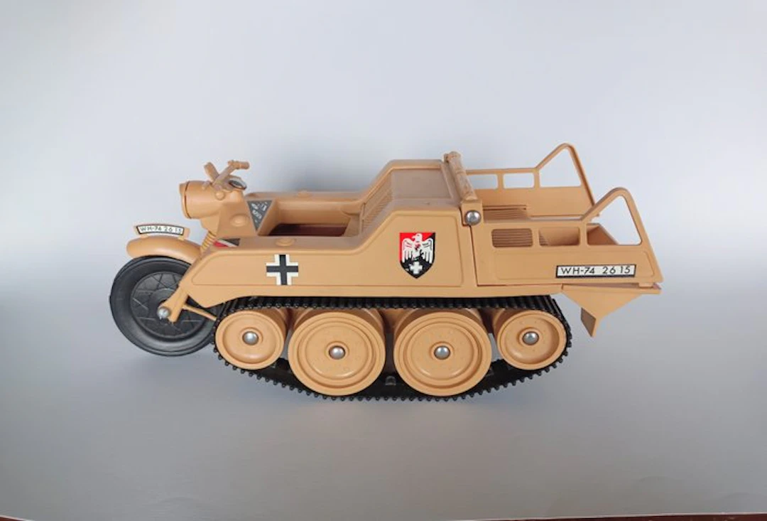 Cherilea Toys - Toy vehicle Kettenkraftrad (DAK) - 1970-1980 - U.K.