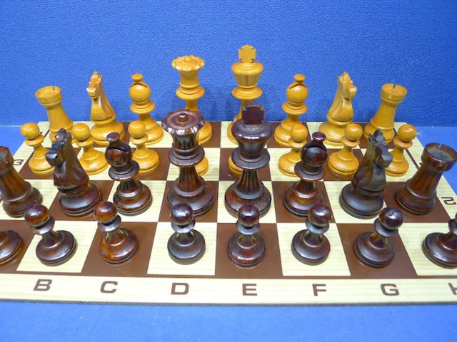 jeu d'échecs Lardy France célèbre marque Française King...