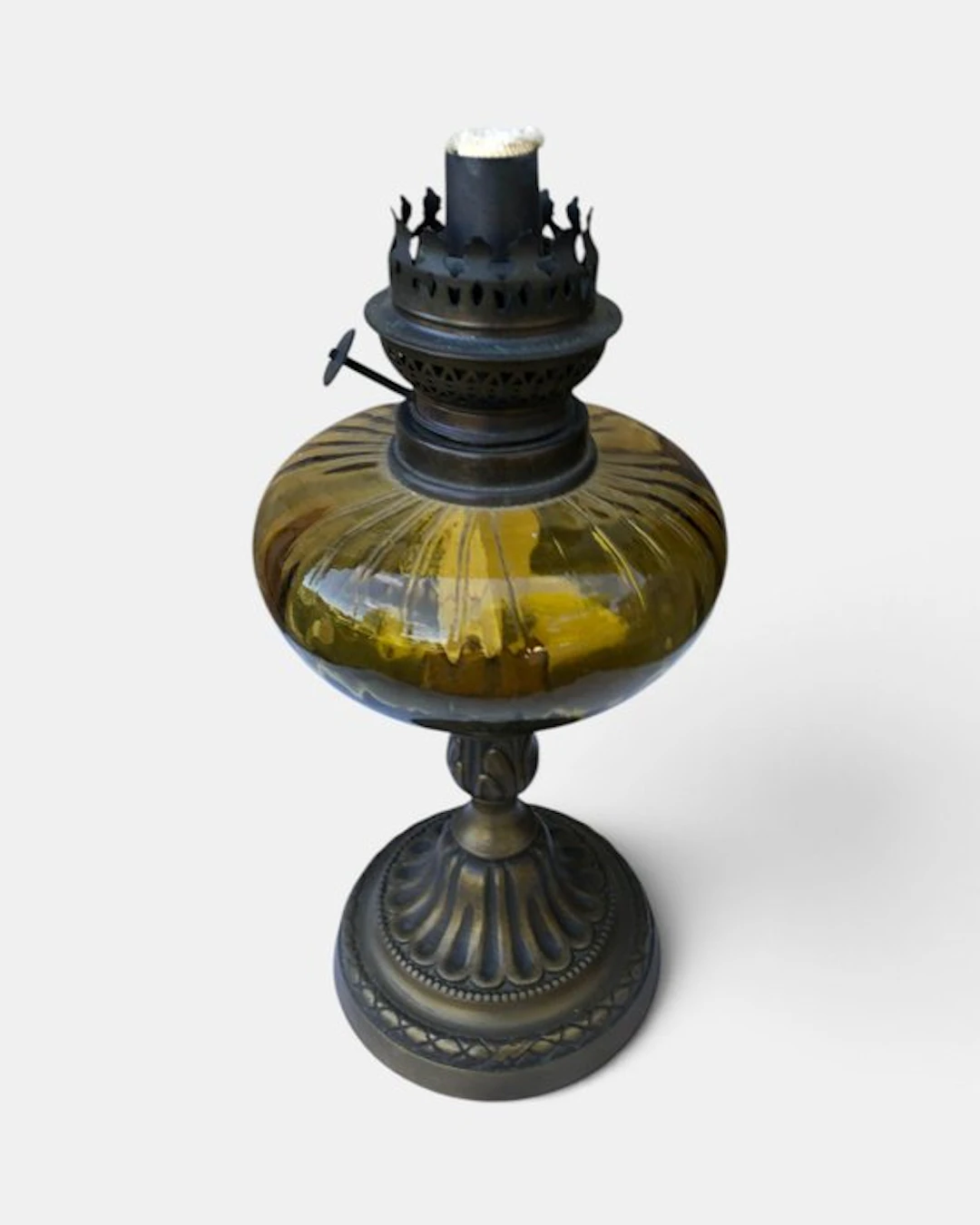 Kerosene lamp - Brass