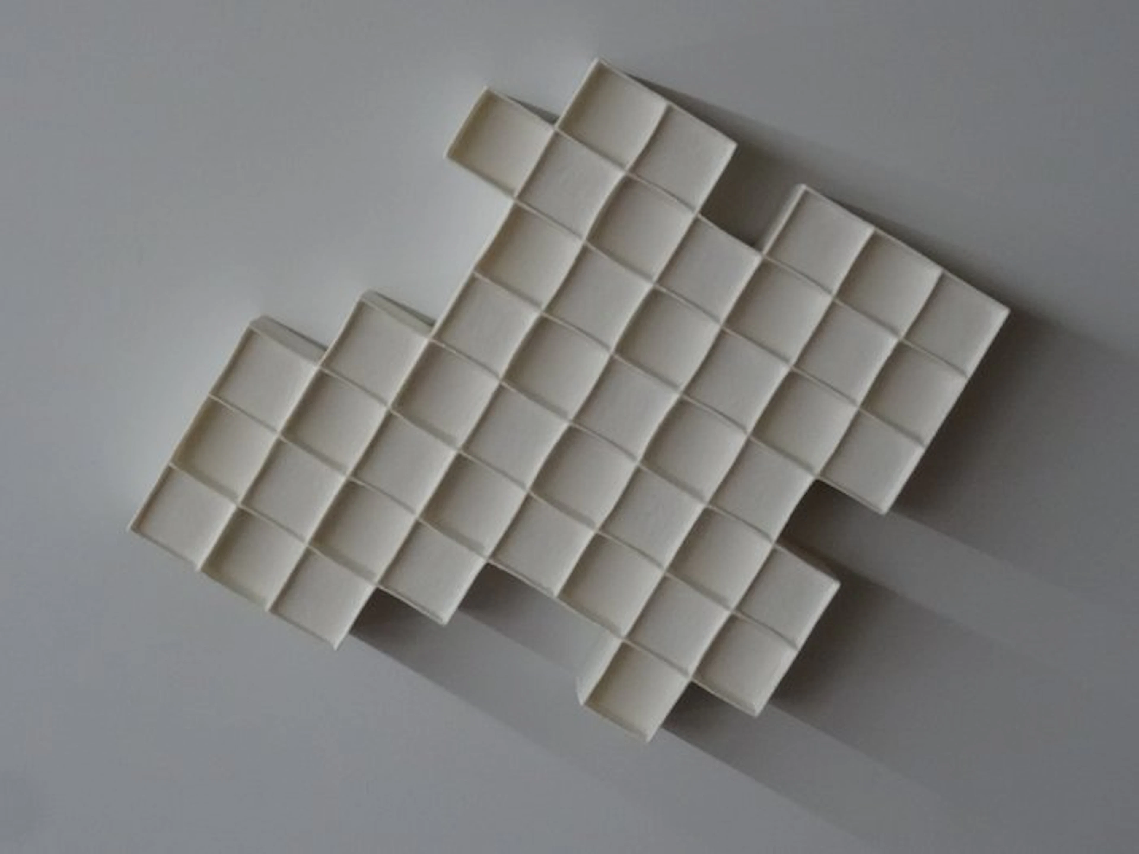 Hans Meeuwsen - 2026 - 93 wit minimalistisch wandrelief