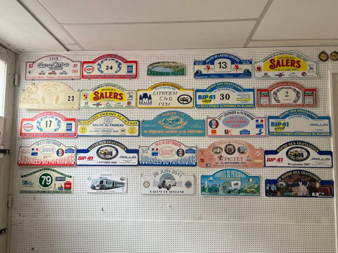 Automobile - Plaque (50) - Plastic, Metal