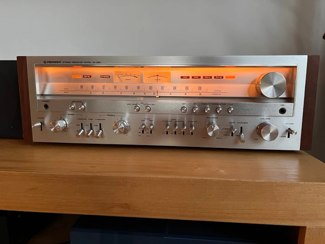 Pioneer - SX-850 Solid state stereo amplifier