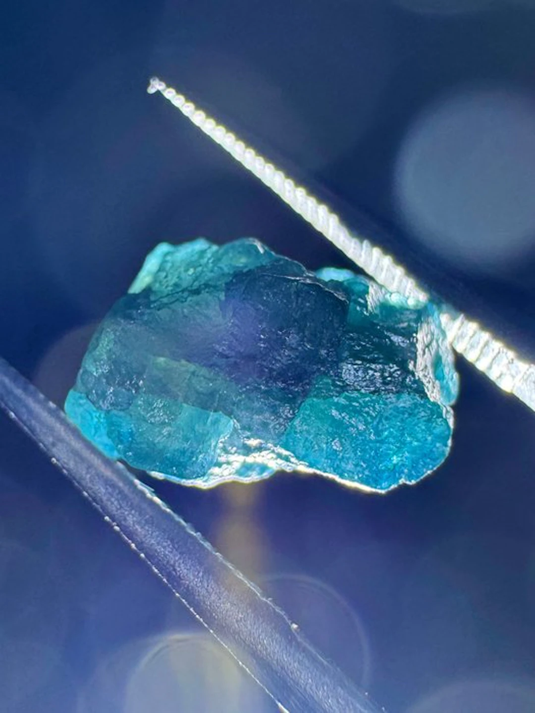 Natural rough blue sparkling diamond - 3.05 carats - No...