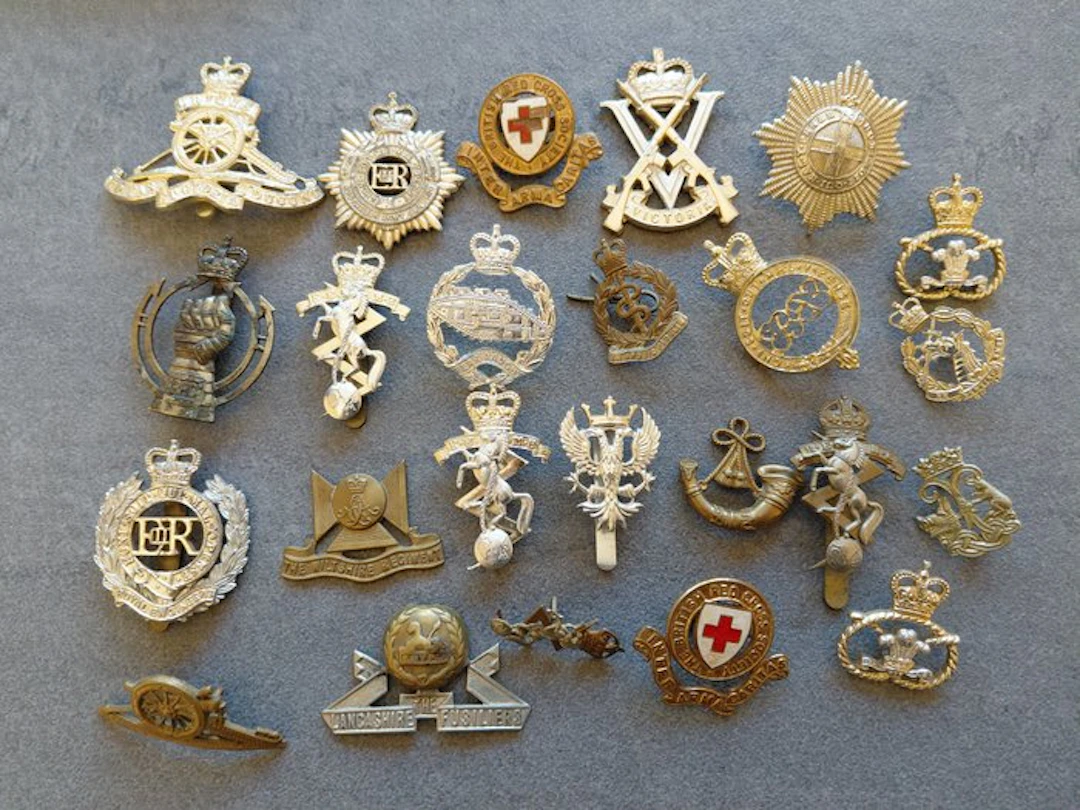 United Kingdom - Military helmet - Post-WW2 English military insignia