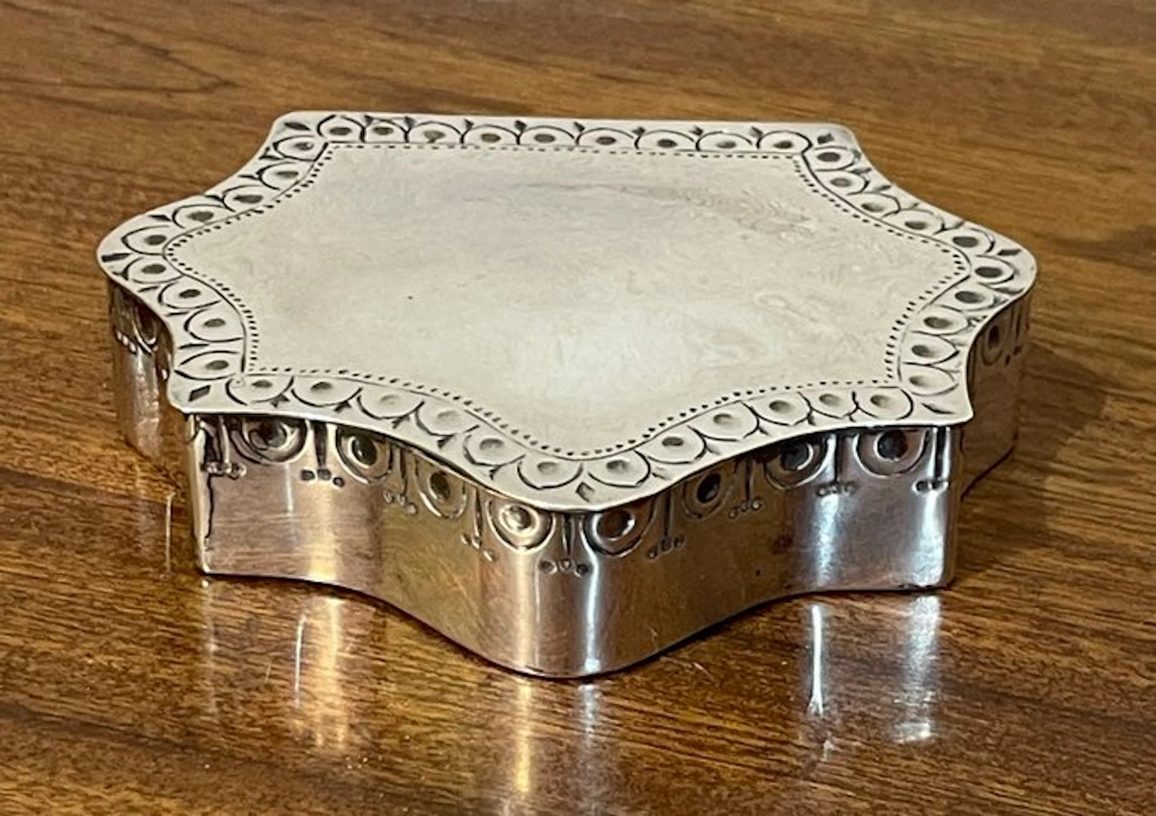 F. Perego Cesellatore - Snuff box - Silver-plated metal