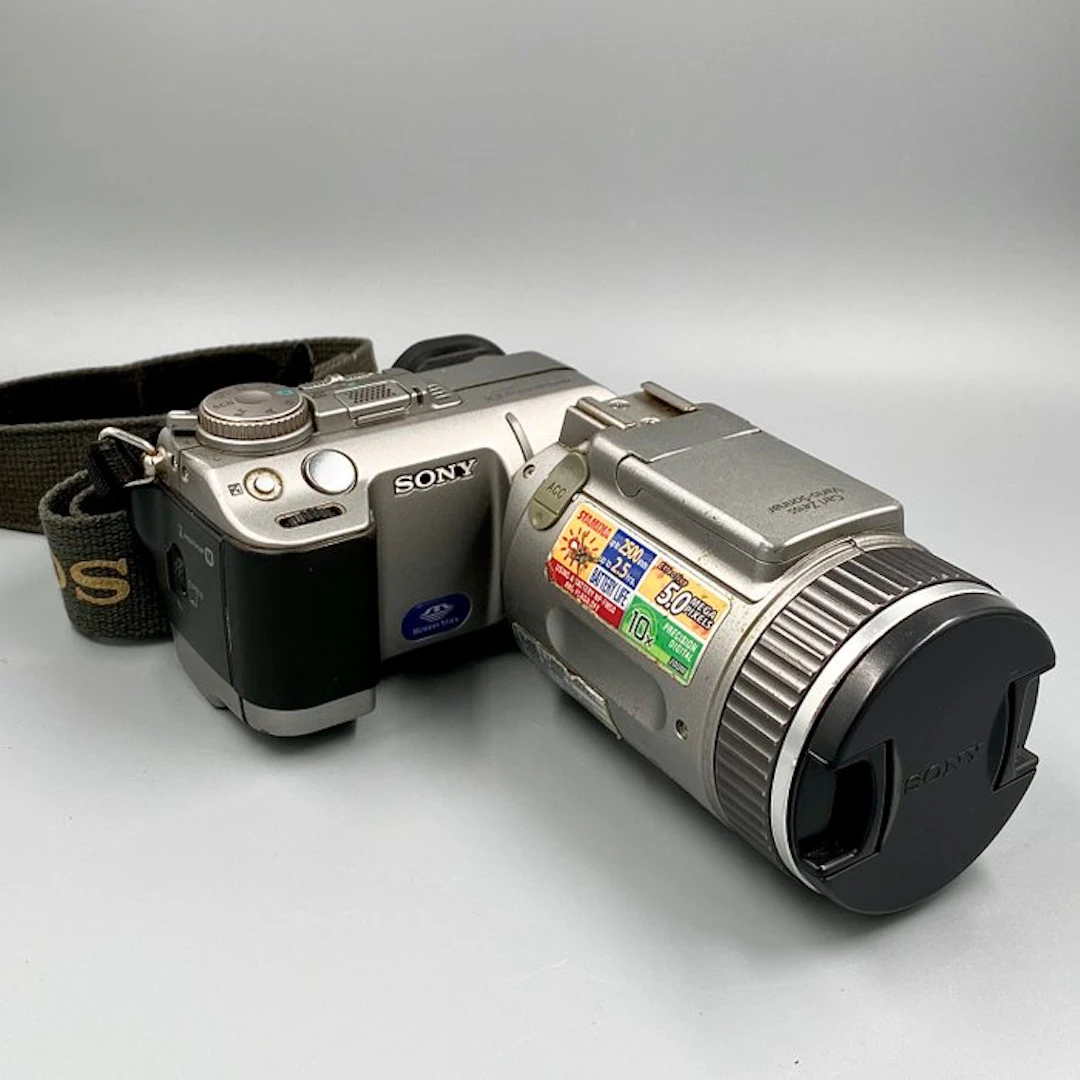 Sony DSC-F707 Digital camera