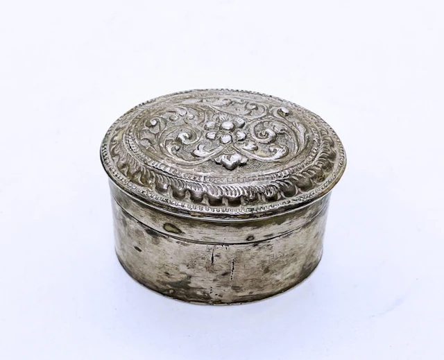 Box - Ancient Burmese lime box - Rangoon, Lower Burma - High-quality silver