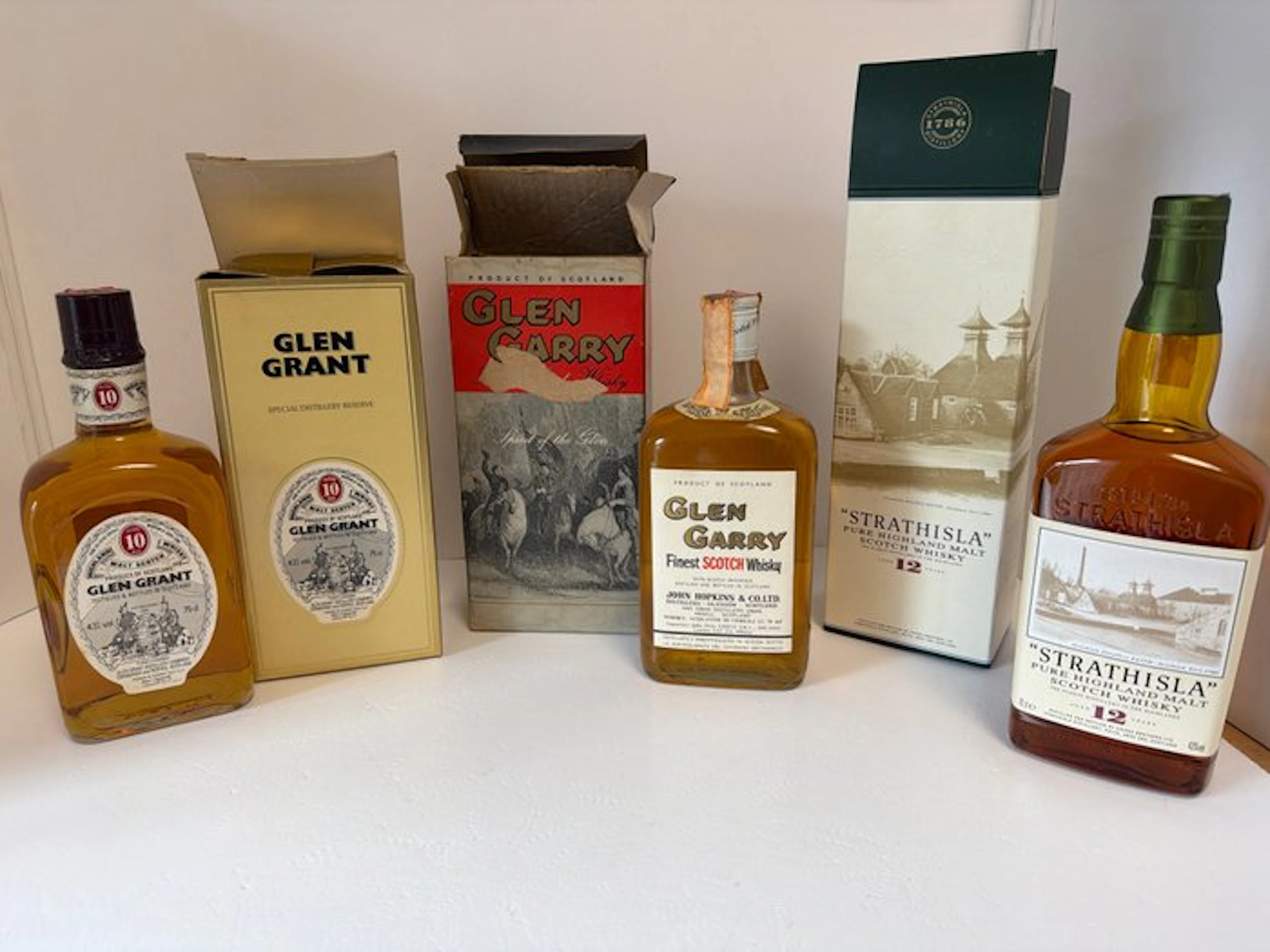 Glen Grant 10yo + Glen Garry John Hopkins + Strathisla 12yo - 70cl