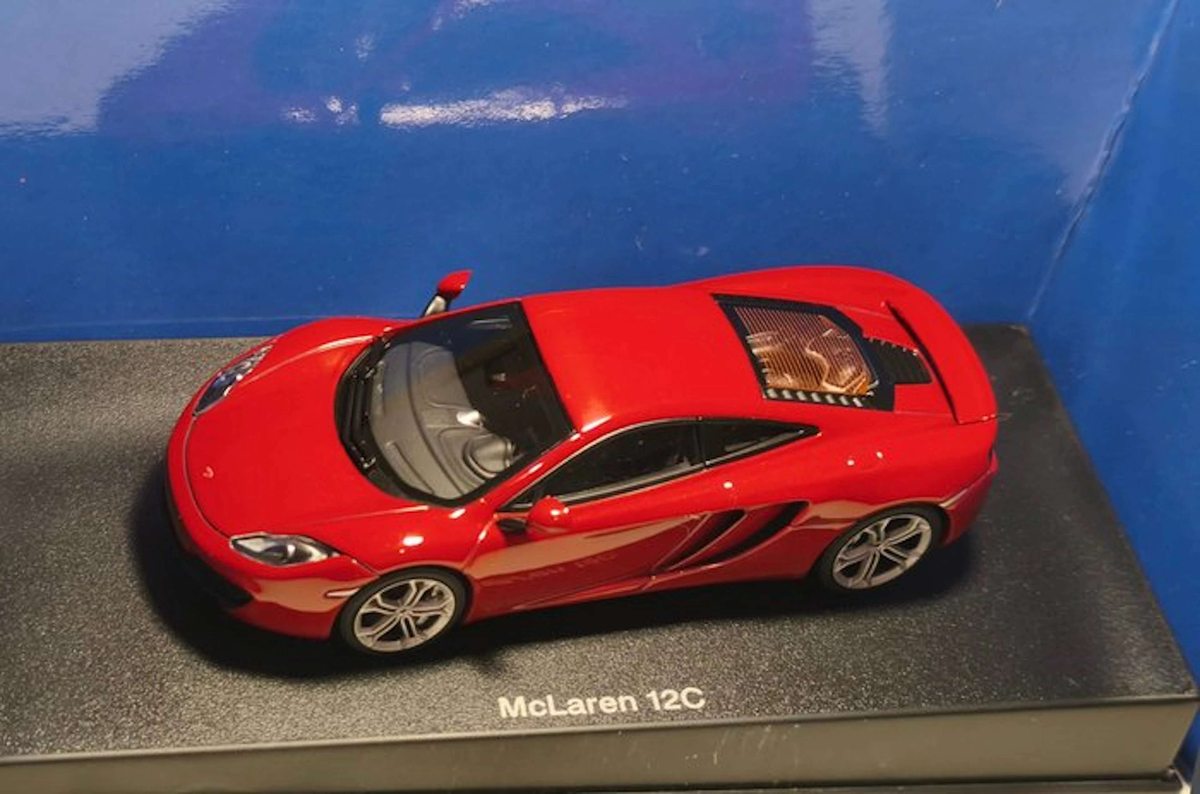 Autoart 1:43 - Model car - McLaren MP4-12C