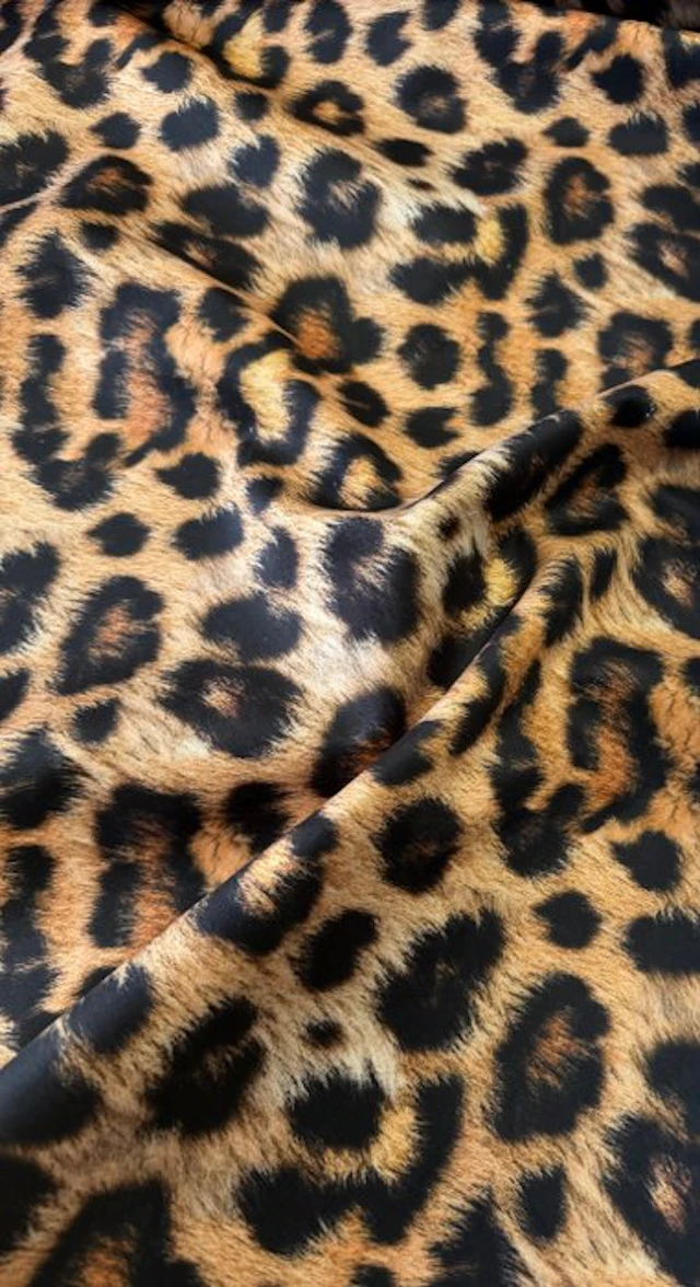 1529★ Soft animalier microfiber fabric with a faux feline...