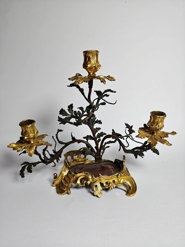 Candelabrum - Gilt bronze - Louis XV - stamped C, crowned