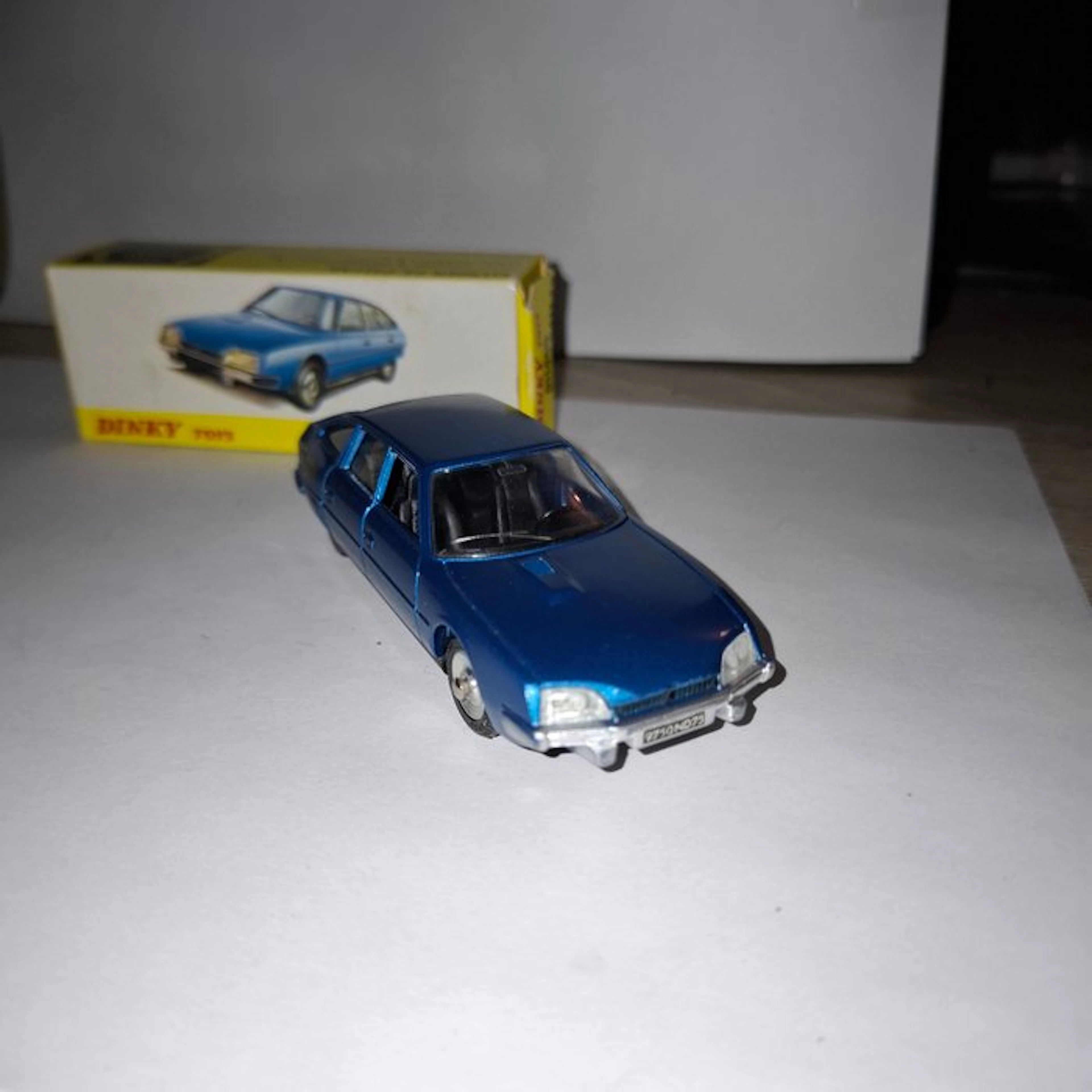 Dinky Toys 1:43 - Model car - Citroën CX Pallas