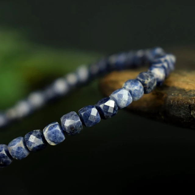 Natural, unheated blue sapphire - High quality - Beautiful color- 7.4 g