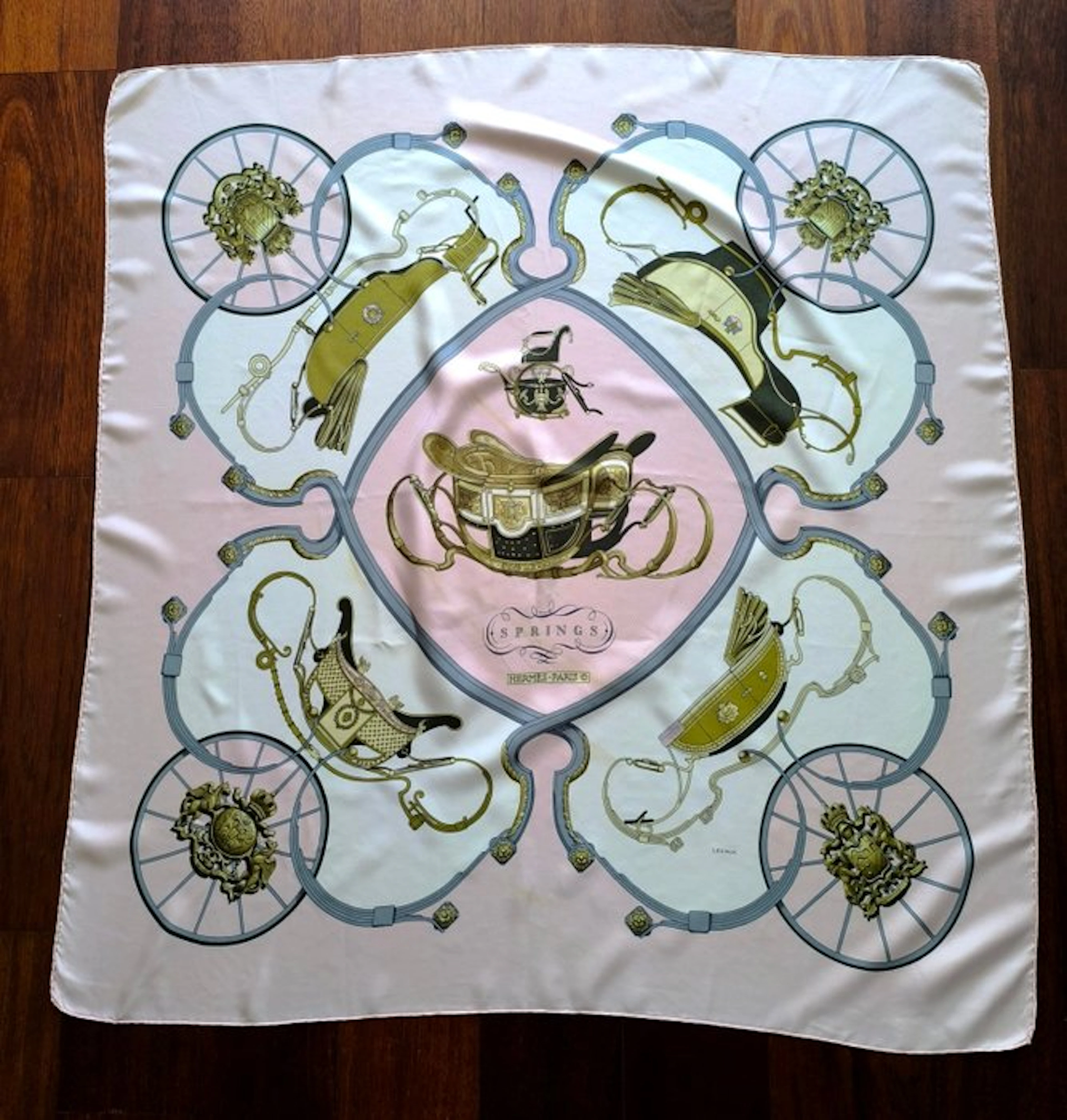 Hermès - Springs - Scarf