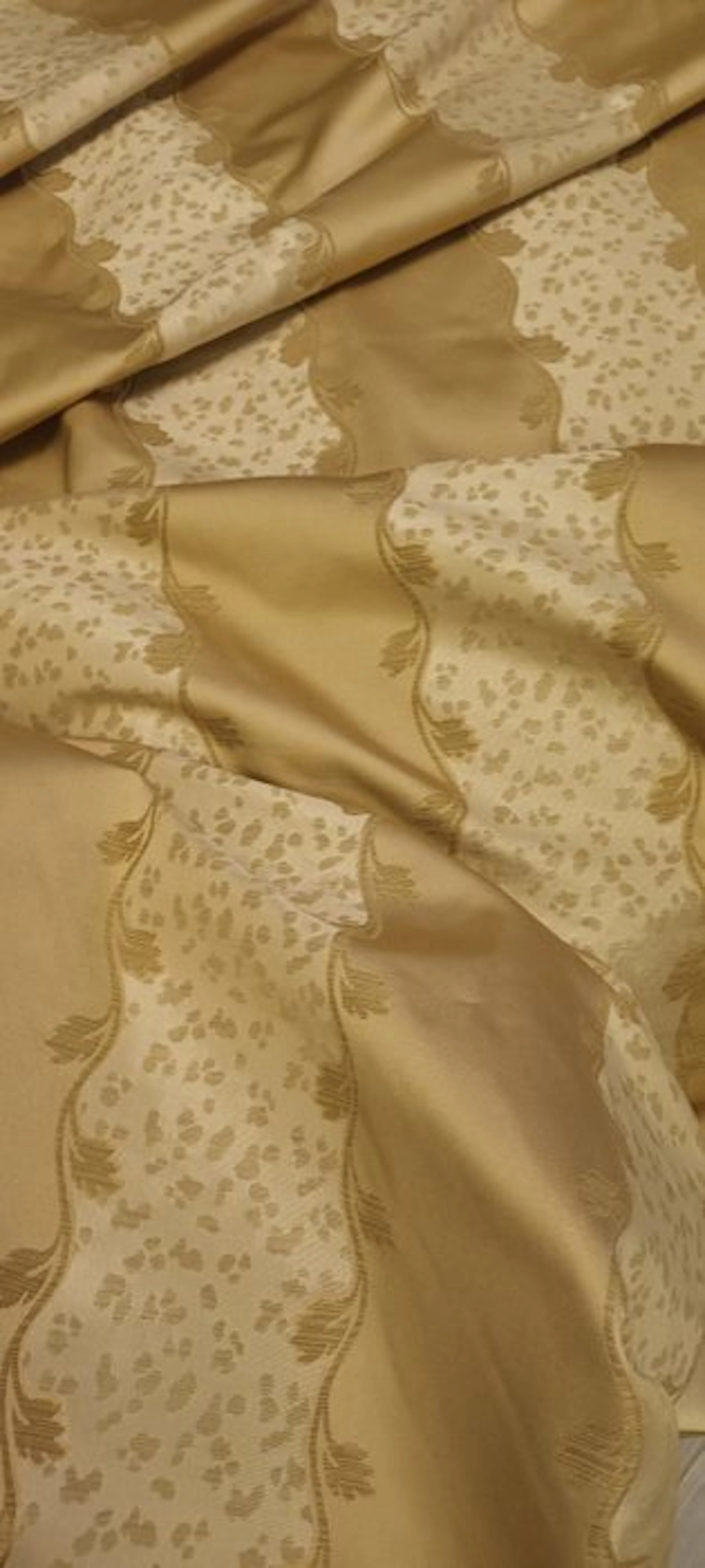 San leucio importante damascato molto elegante 500x140 cm...